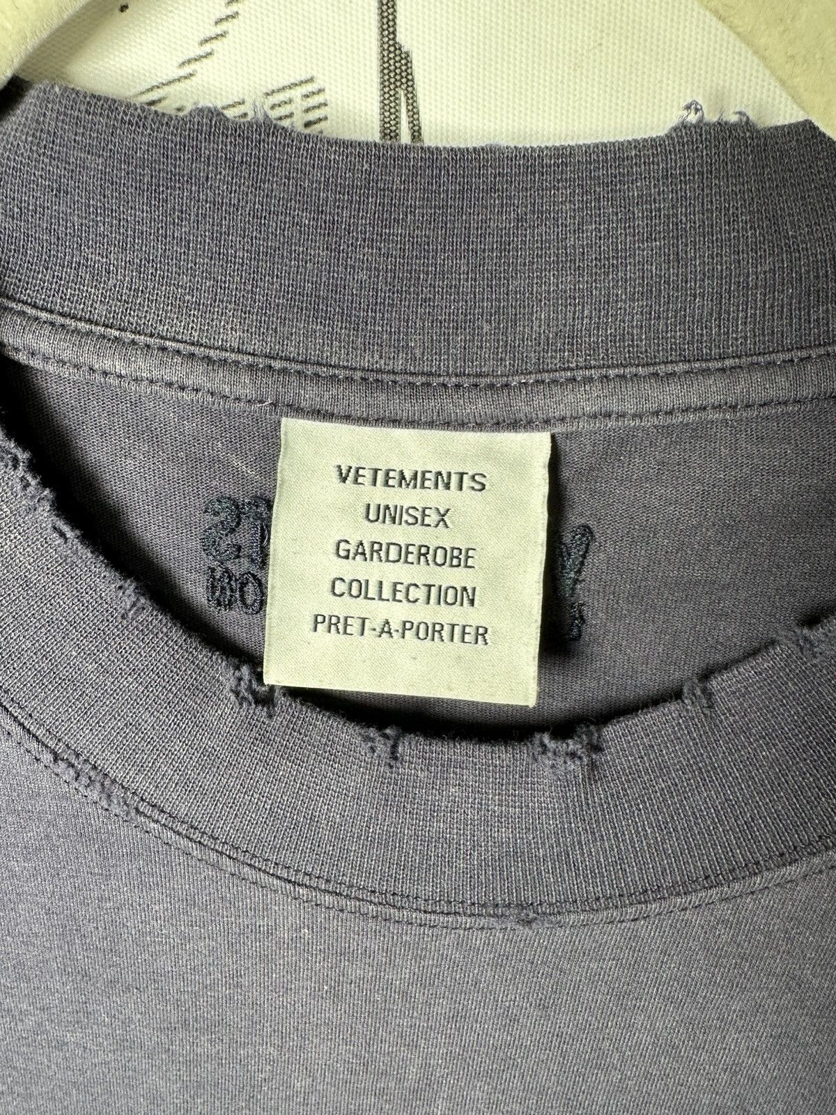 Vetements Vetements Jesus Loves You Tee XS Navy Size US XS / EU 42 / 0 - 8 Thumbnail