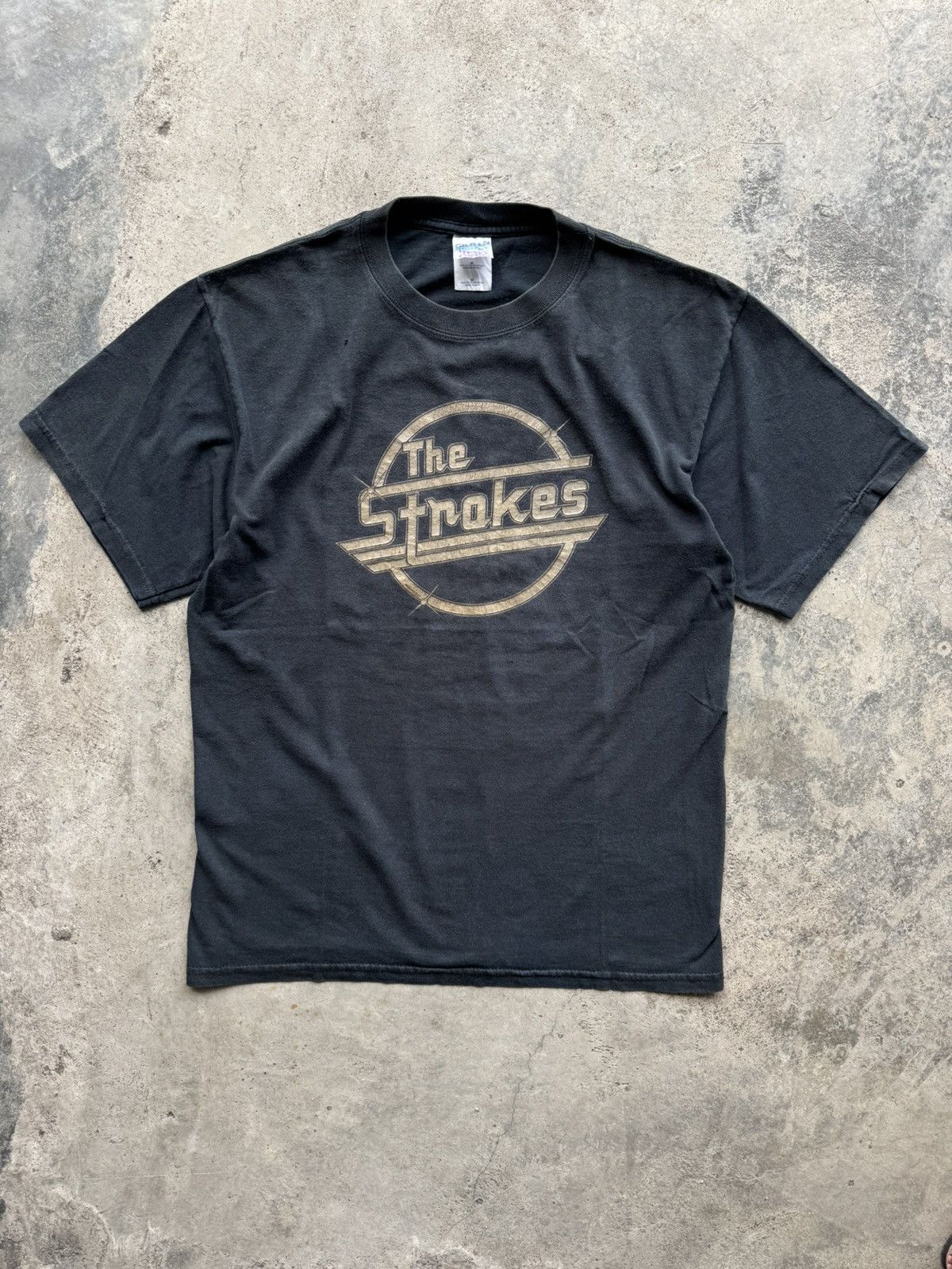 Band Tees × Vintage Vintage The Strokes Band Size US M / EU 48-50 / 2 - 1 Thumbnail