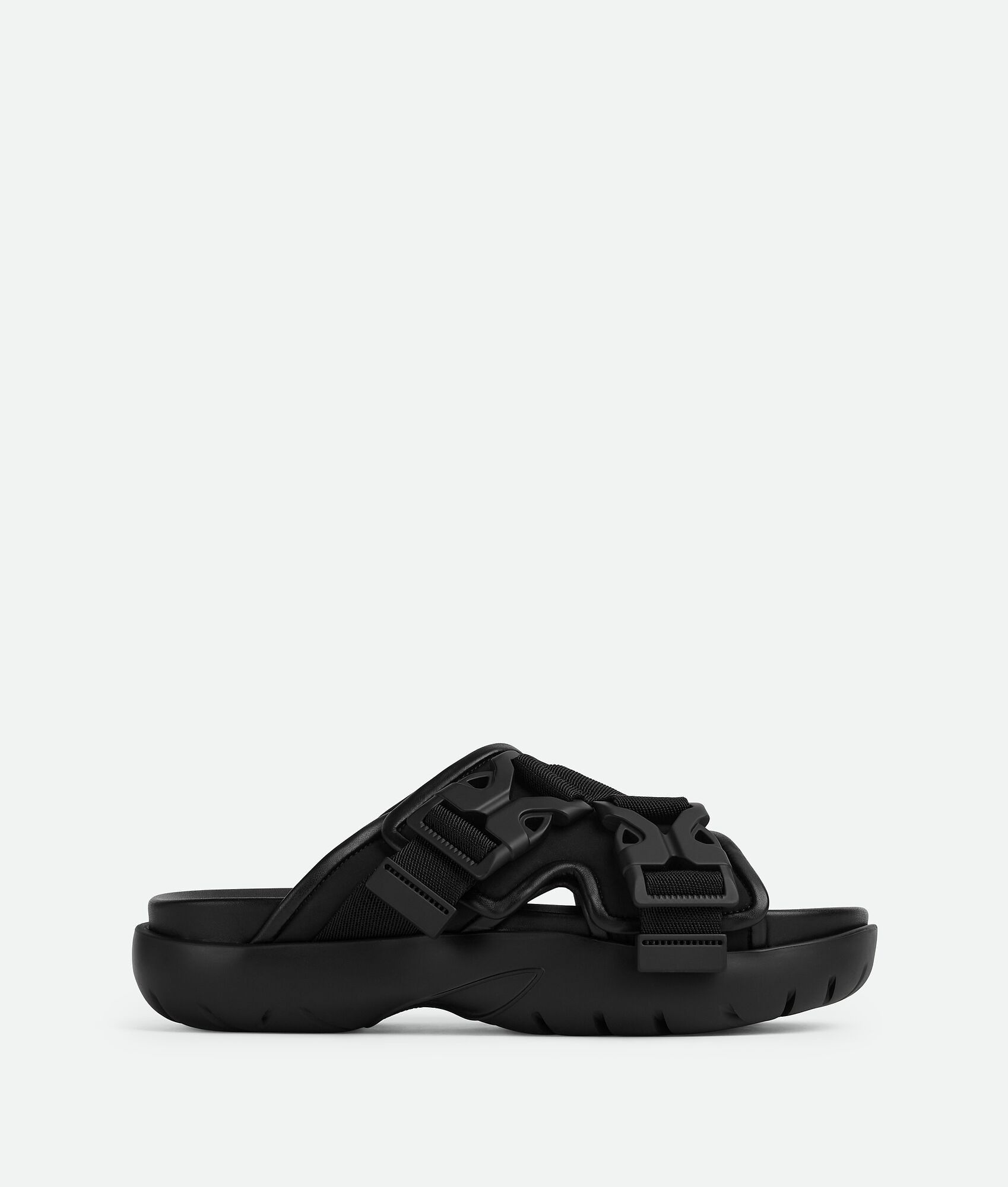 o1n1vont0525 Snap Slide Sandals in Black