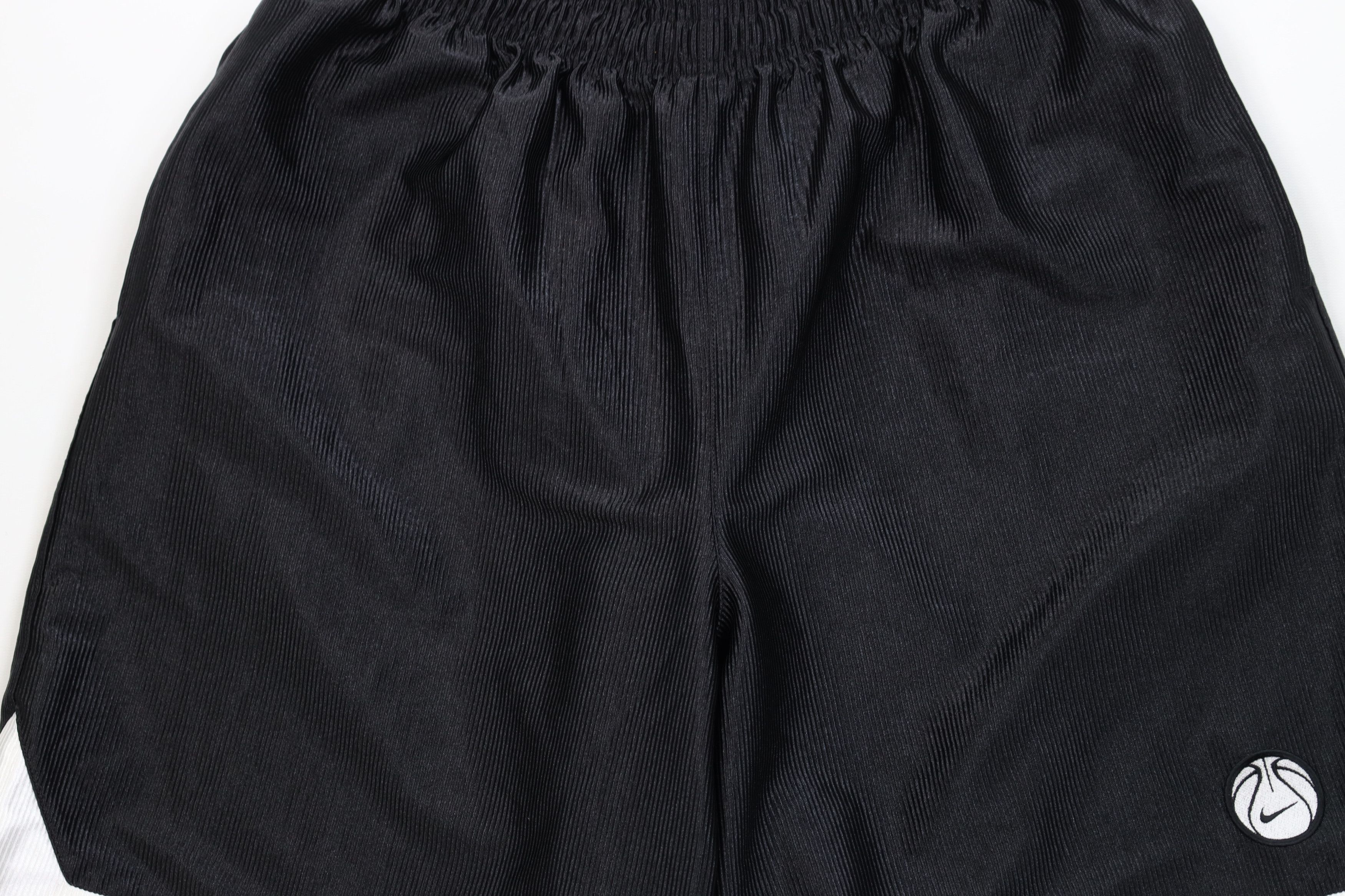 Nike Vintage 90s Nike Mini Swoosh Dazzle Basketball Shorts Black Size US 36 / EU 52 - 3 Thumbnail