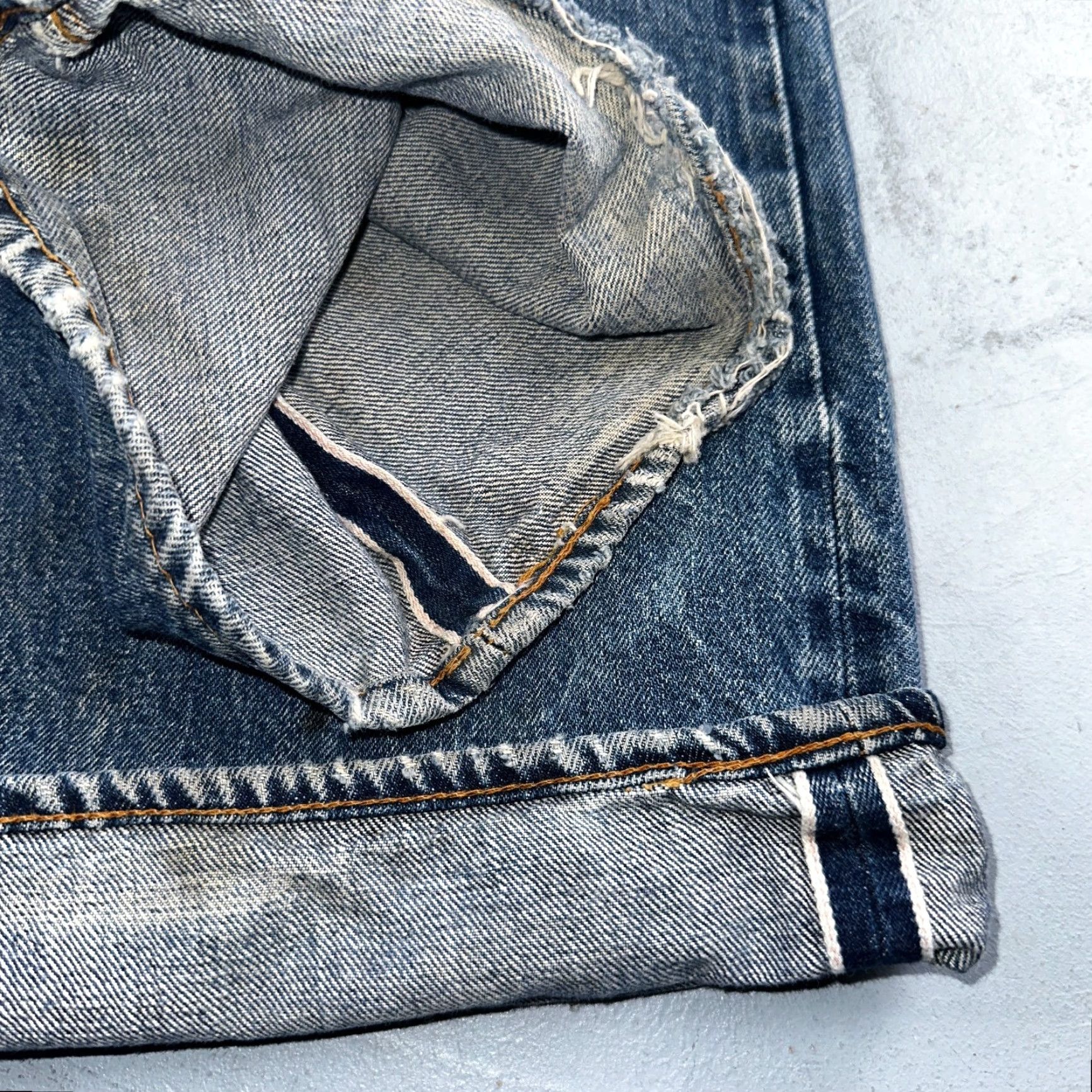 Levi's Levi's 501 Vintage 70s Jeans Men Medium Wash Redline Selvedge USA Distressed Cotton Straight Size US 32 / EU 48 - 5 Thumbnail
