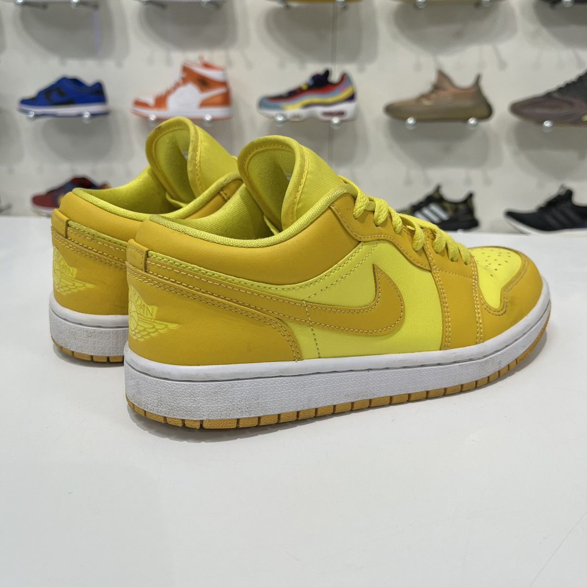 Nike Air Jordan 1 Low Yellow Strike (W) Size US 7 / IT 37 - 6 Thumbnail