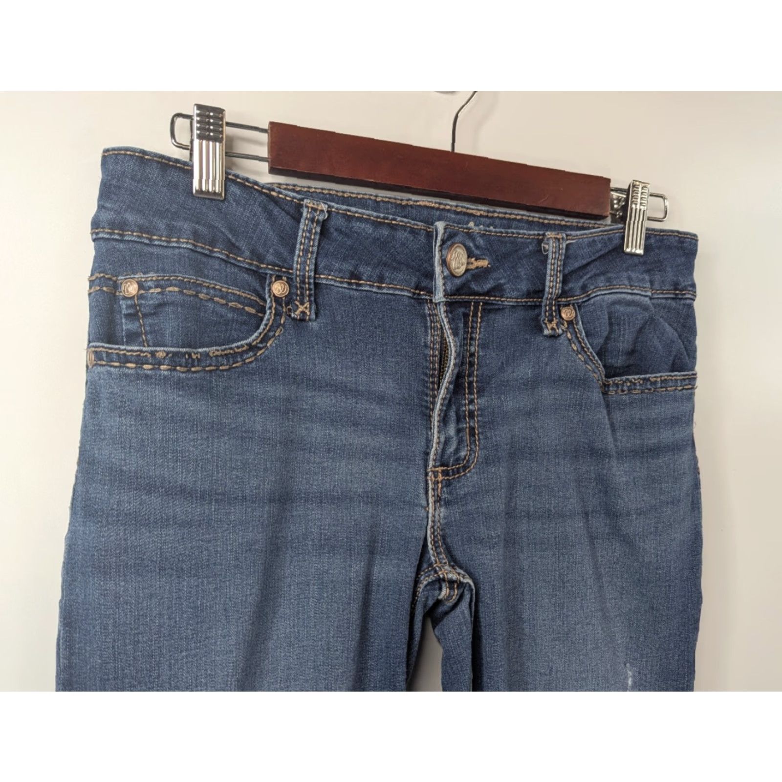 Wrangler Wrangler Jeans Women's Bootcut Denim Blue 7/8 Distressed Raw Hem Size 28" / US 6 / IT 42 - 5 Thumbnail