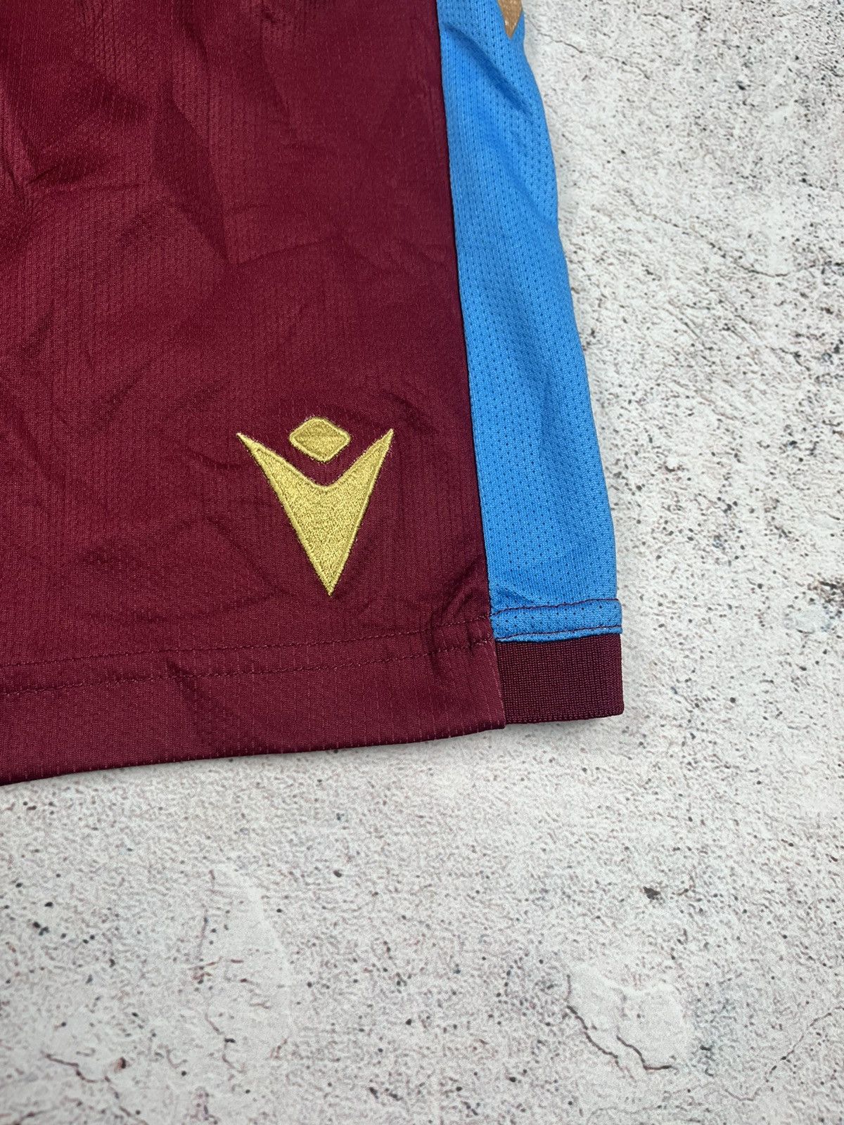 Macron TS CLUB MACRON TRANZONSPOR FOOTBALL PLAYERS SHORT, SIZE L Size US 32 / EU 48 - 2 Thumbnail