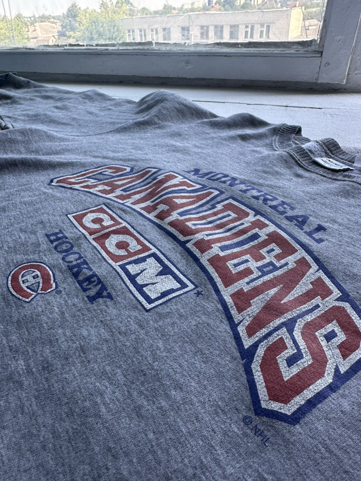 NHL 🚨VNTG 90s Montreal Canadiens Hockey SWEATSHIRT long sleeve Size US L / EU 52-54 / 3 - 8 Thumbnail
