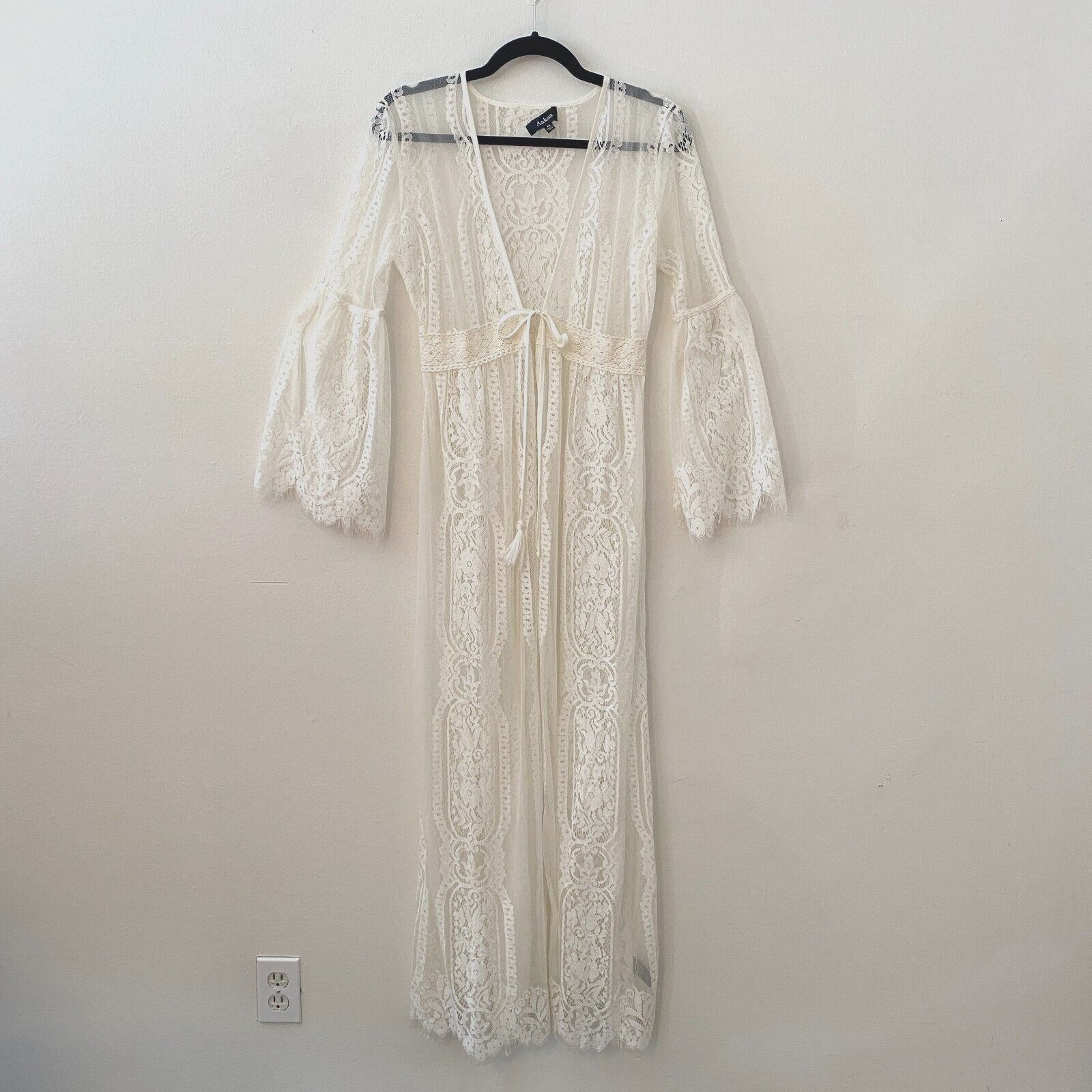 Other White Oval Shape Lace Maxi Kimono Flutter Sleeve Cover Up M Size M / US 6-8 / IT 42-44 - 1 Thumbnail