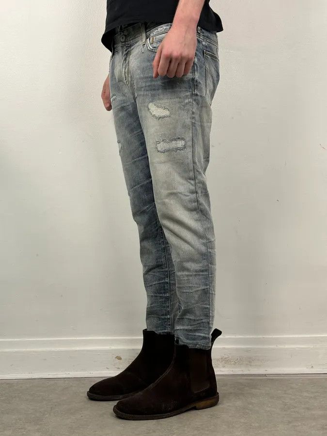 Dolce & Gabbana 2000s Dolce & Gabbana Light Blue Denim Distressed Jeans Size 27" / US 4 / IT 40 - 4 Thumbnail