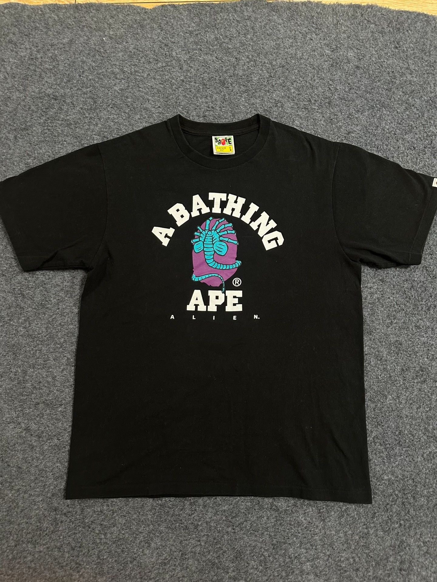 Bape Bape T Multi Shark T-Shirt Casual Size US L / EU 52-54 / 3 - 1 Thumbnail