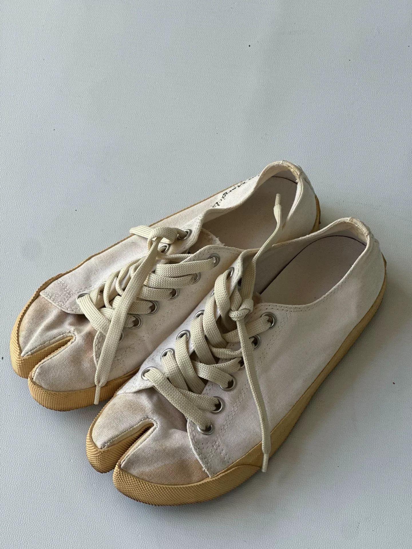 Maison Margiela Maison Margiela White Tabi Canvas Shoes Size US 5 / IT 35 - 1 Thumbnail