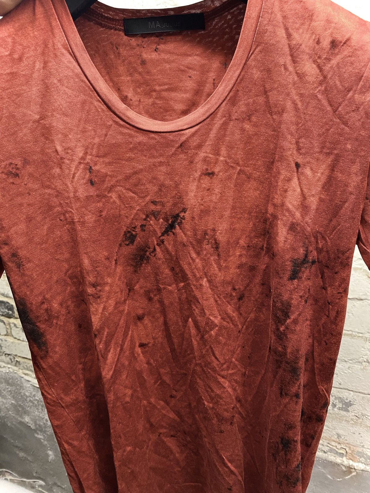 Julius MA Julius red texture print t-shirt size 1 Size US M / EU 48-50 / 2 - 3 Thumbnail