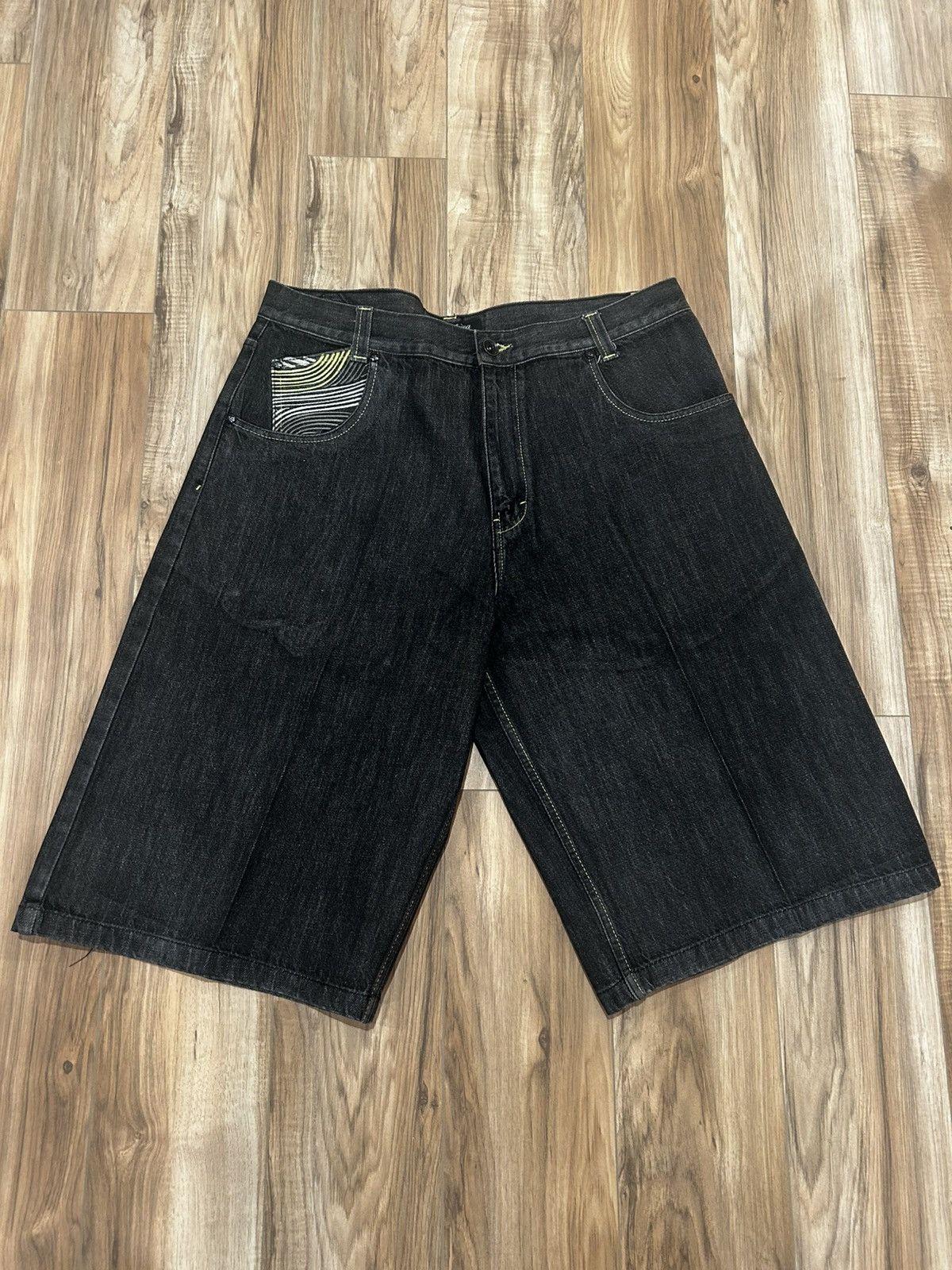 Mecca Vintage Y2K baggy mecca denim shorts, jorts, with embroidery Size US 40 / EU 56 - 3 Thumbnail