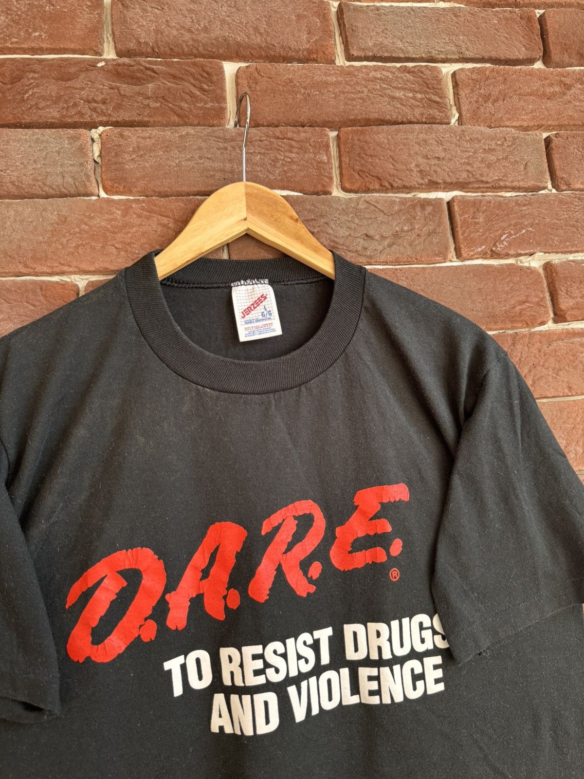 Band Tees Rare!! Vintage 80s D.A.R.E "To Resist Drugs & Violence" Tee Size US L / EU 52-54 / 3 - 6 Thumbnail