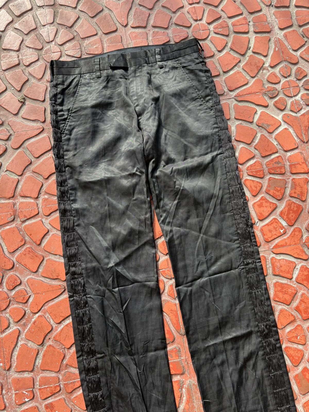 UNDERCOVERISM ARCHIVE - SIDE RUFFLE SILK PANTS