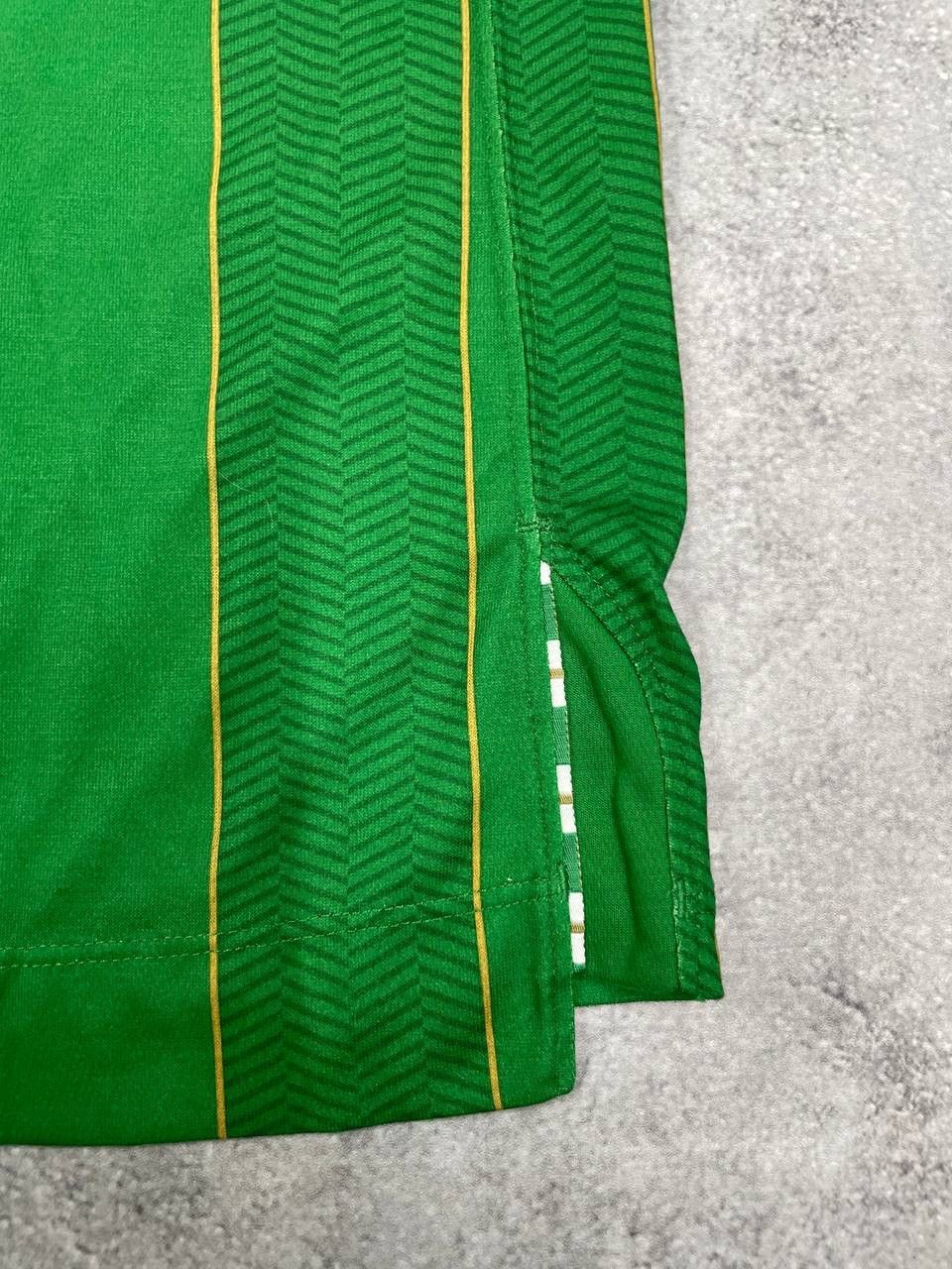 Umbro Umbro Ireland Men Home Football2011/12 Green Jersey Size US XL / EU 56 / 4 - 12 Thumbnail