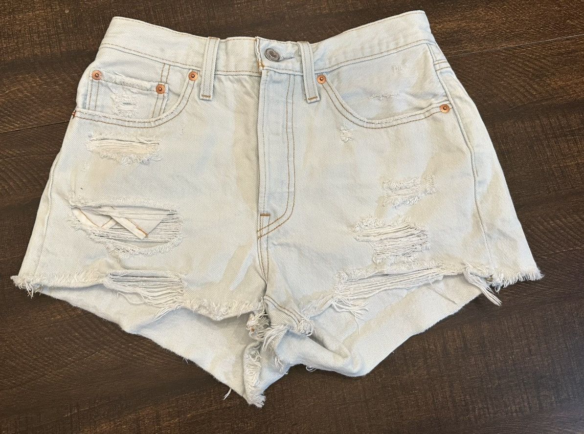 Levi's Levi’s 501 Distressed Women’s Light Wash Button Fly-Size 26 Size 26" / US 2 / IT 38 - 1 Thumbnail
