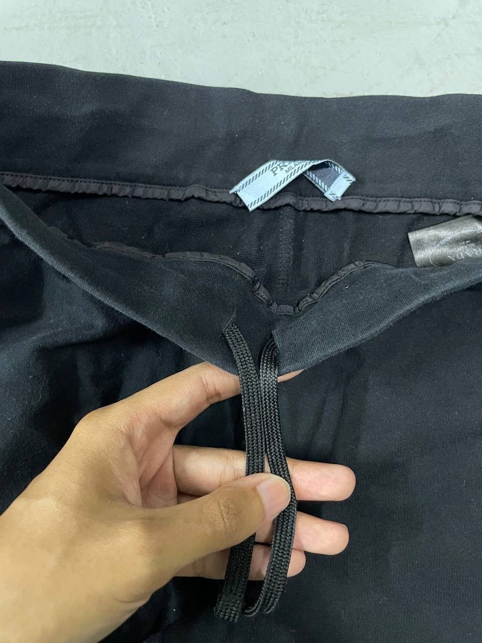 Prada PRADA JOGGER PANTS LUXURY Size 27" / US 4 / IT 40 - 9 Thumbnail