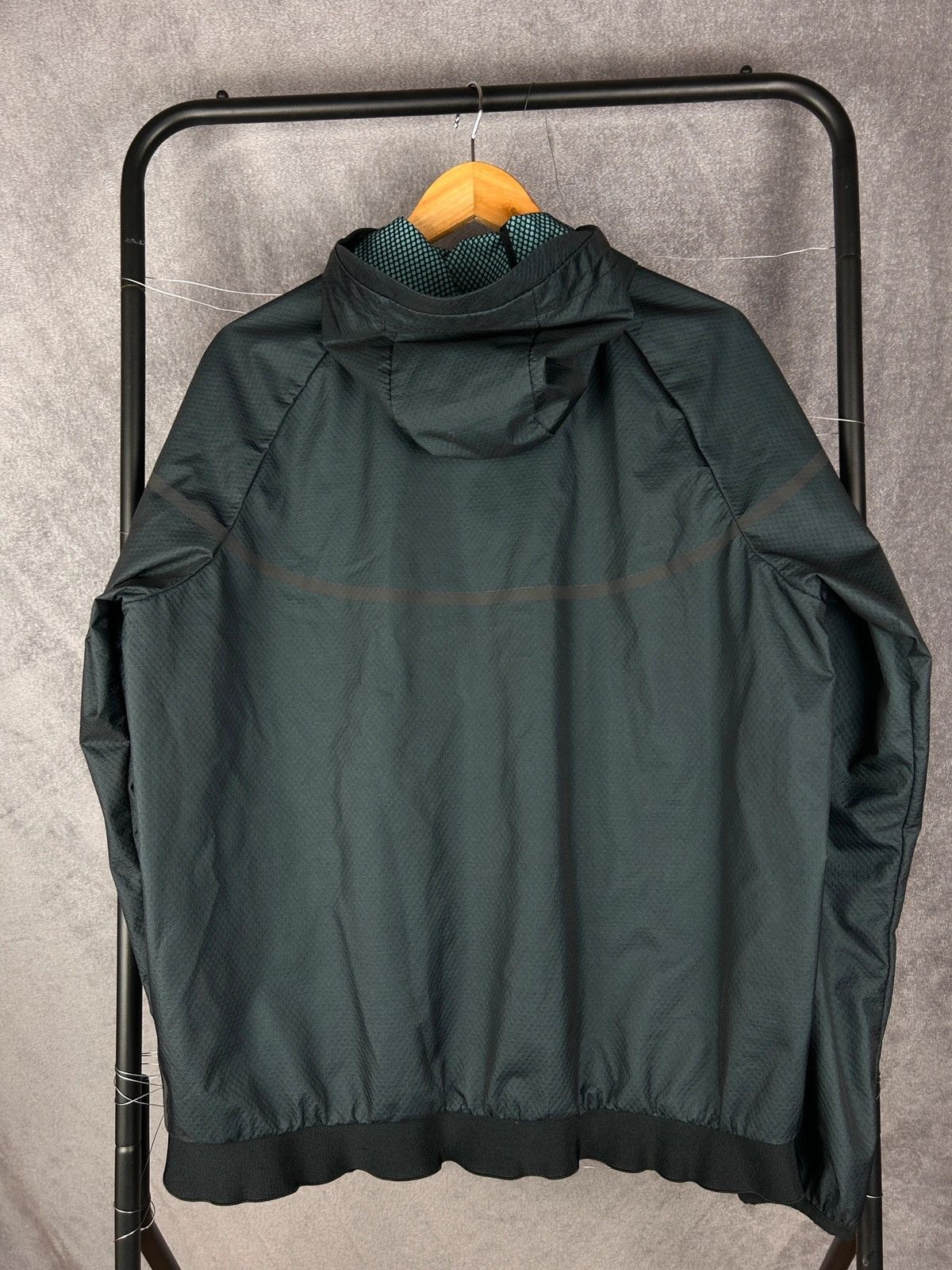 Nike Nike Tech Fleece windbreaker jacket mini logo print zip Size US L / EU 52-54 / 3 - 2 Thumbnail