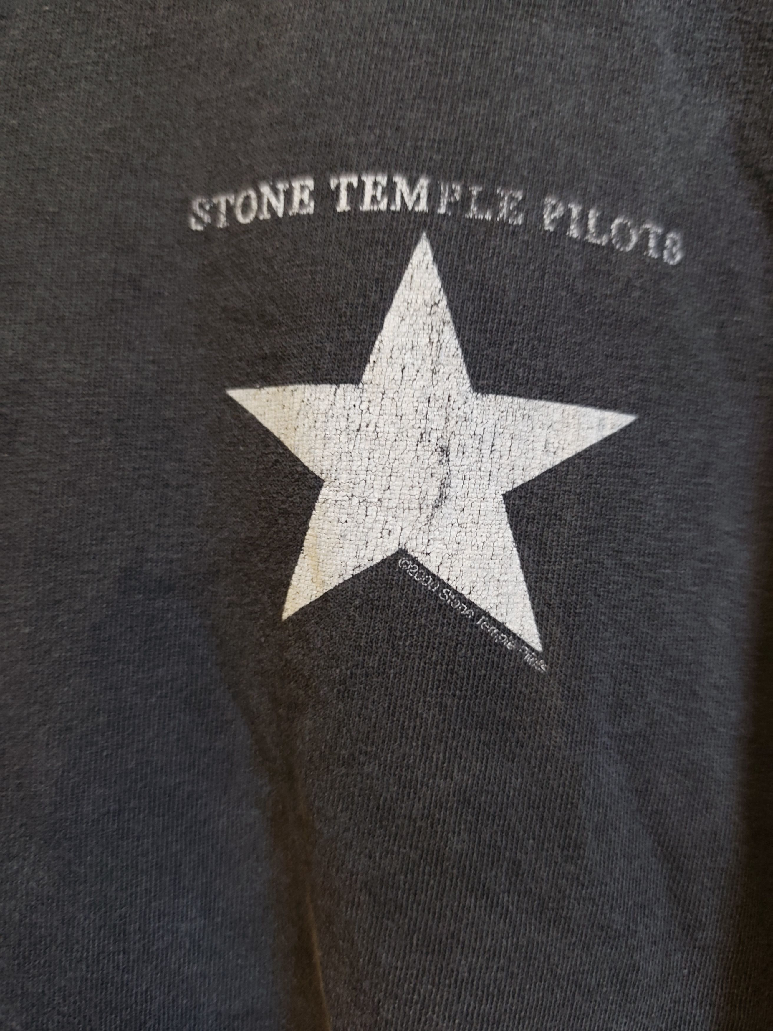 Band Tees Vintage 2000s Stone Temple Pilots Star Logo Hanes Tee Size US XL / EU 56 / 4 - 4 Thumbnail