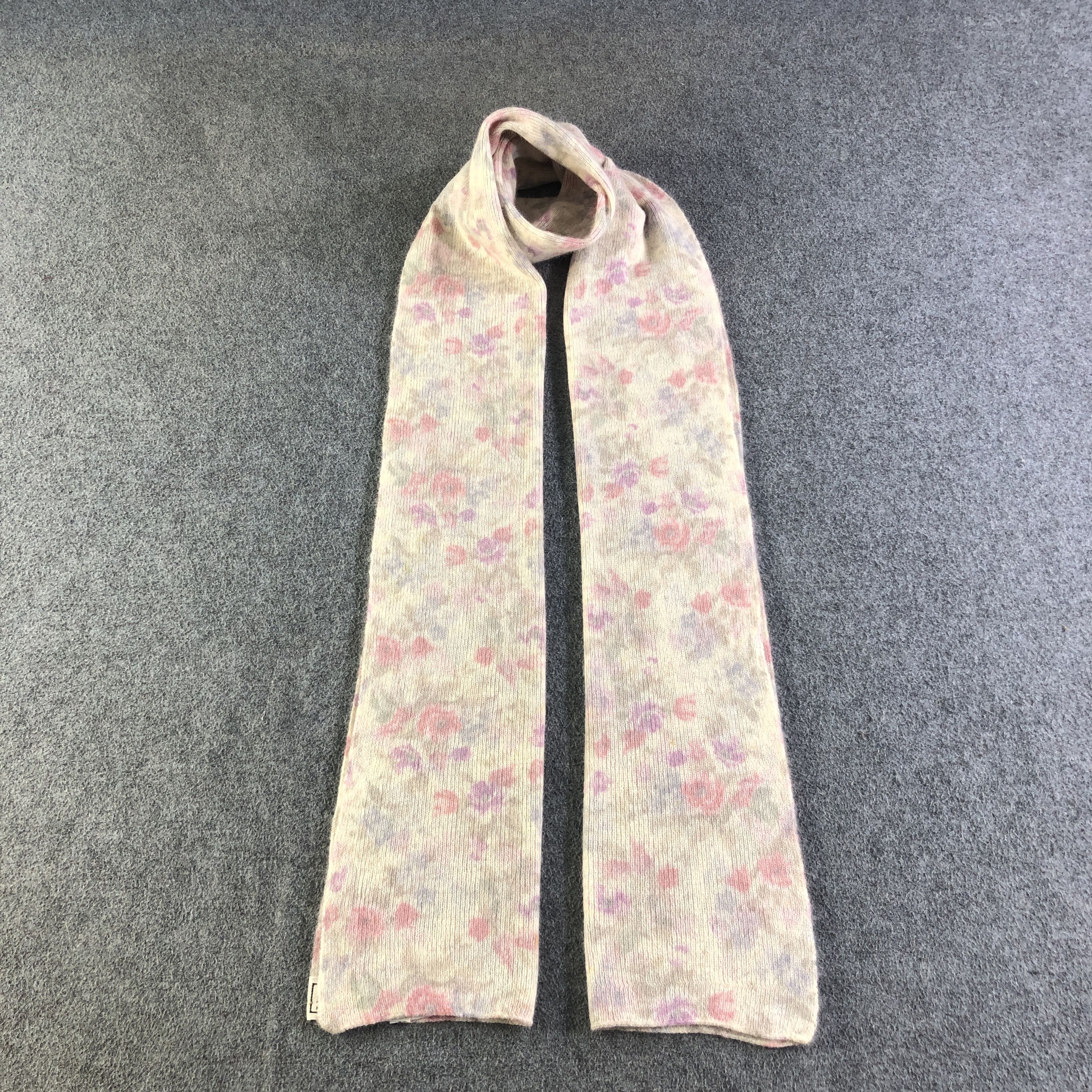 Vintage Daniela Veo Floral Wool/Angora Scarf Muffler V2778 Size ONE SIZE - 1 Thumbnail