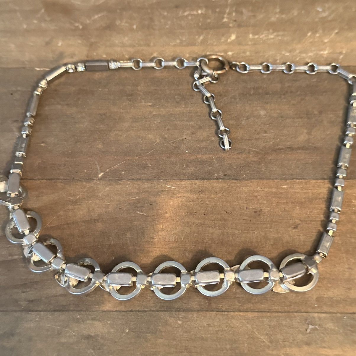 Vintage Vintage overlapped links with milk glass stones necklace Size ONE SIZE - 5 Thumbnail