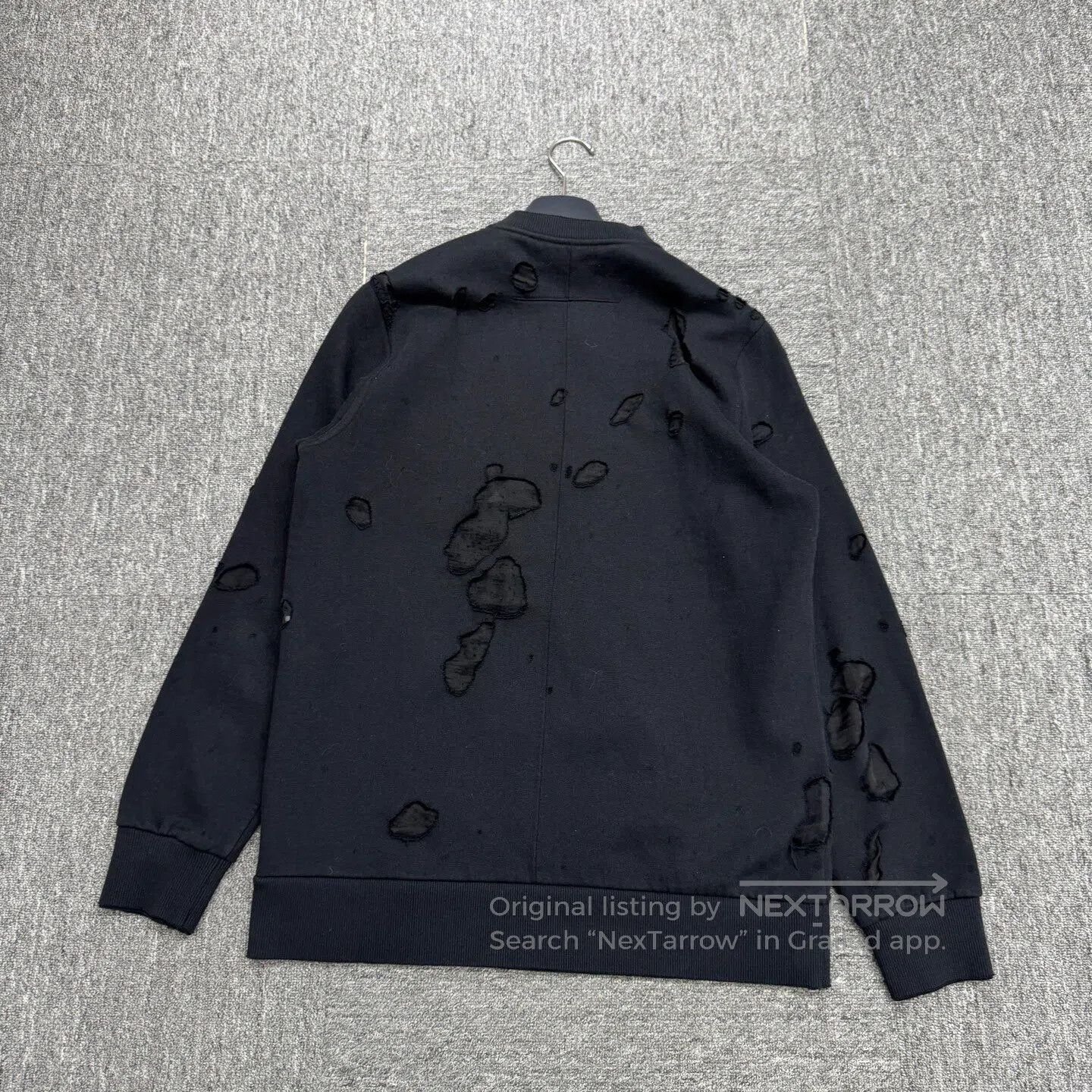 Givenchy Givenchy A hoodie with a hole that gives it an aged look| Size US S / EU 44-46 / 1 - 2 Thumbnail