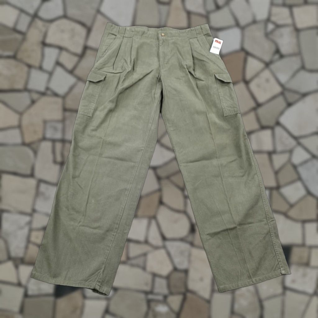 Vintage VINTAGE Woolrich Pants Mens 36x30 Cargo Canvas Green 90s Workwear Pleated Ready to Ship Mens Size US 36 / EU 52 - 1 Thumbnail