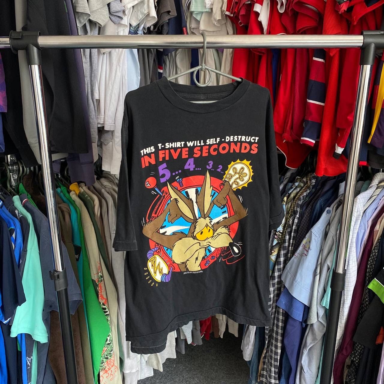 Warner Bros Vintage Warner Bros Looney Tunes 1992 Graphic USA tee Size US XL / EU 56 / 4 - 1 Thumbnail