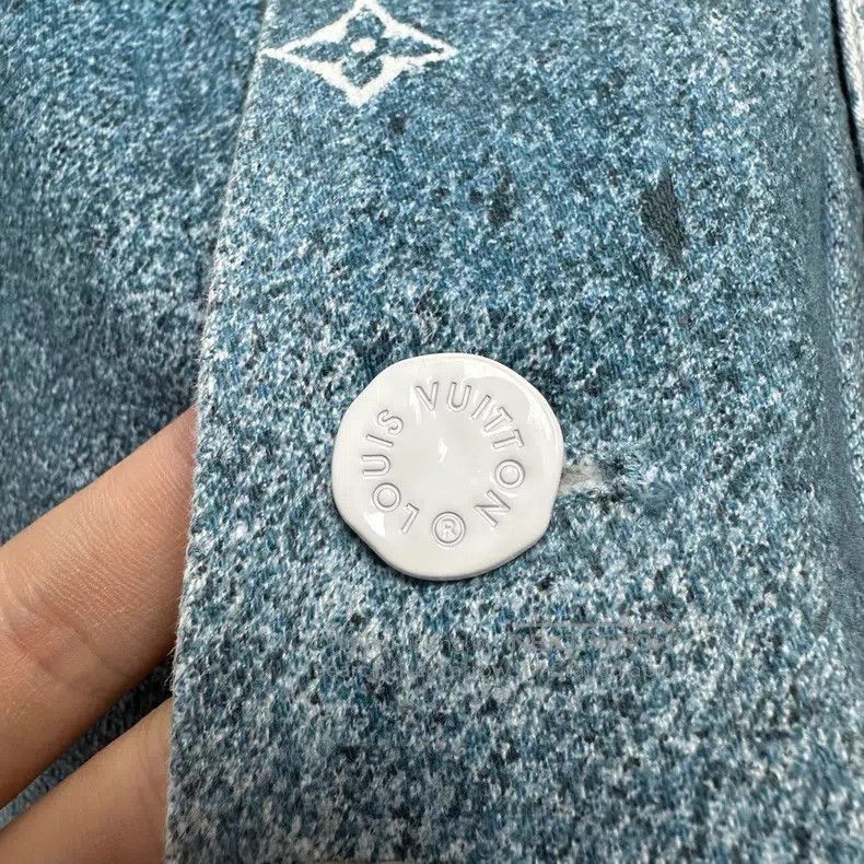 Louis Vuitton Louis Vuitton Blue starry sky gradient full print denim ja Size US L / EU 52-54 / 3 - 6 Thumbnail