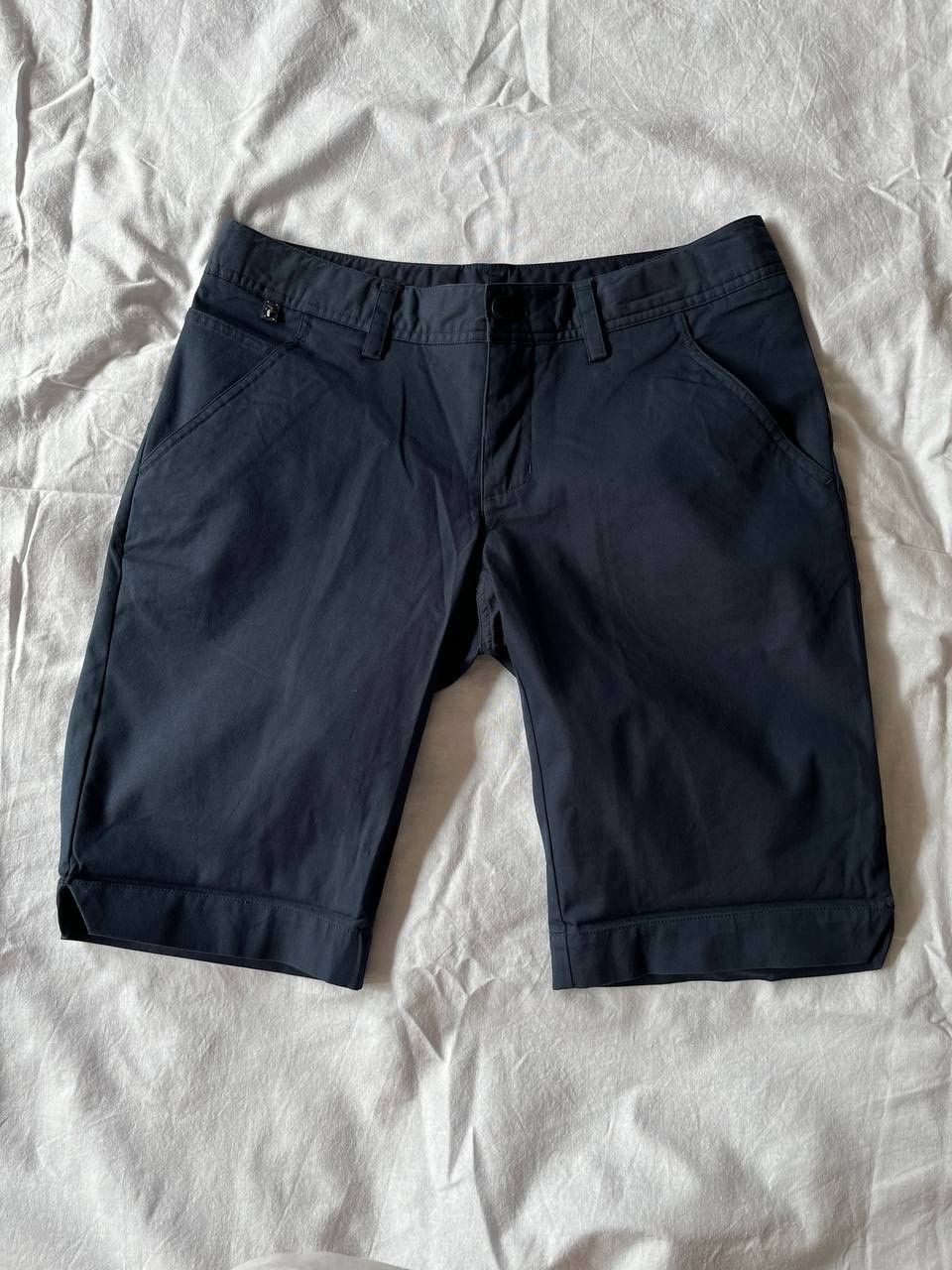 Peak Performance Peak Performance navy blue women's golf shorts Size 29" - 1 Thumbnail