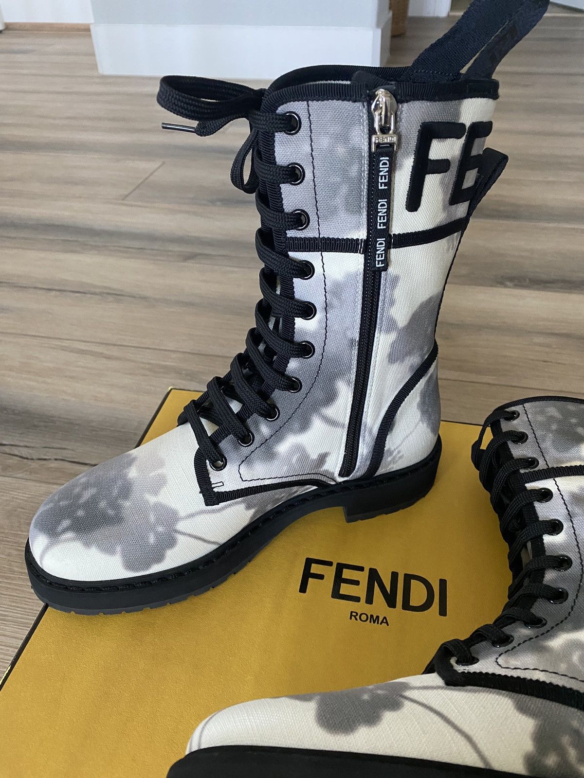 Fendi Authentic Fendi biker boots Size US 7 / IT 37 - 2 Thumbnail