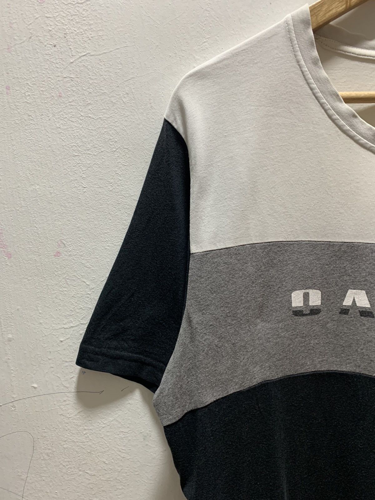 Oakley Vintage Oakley Tee Size US L / EU 52-54 / 3 - 4 Thumbnail