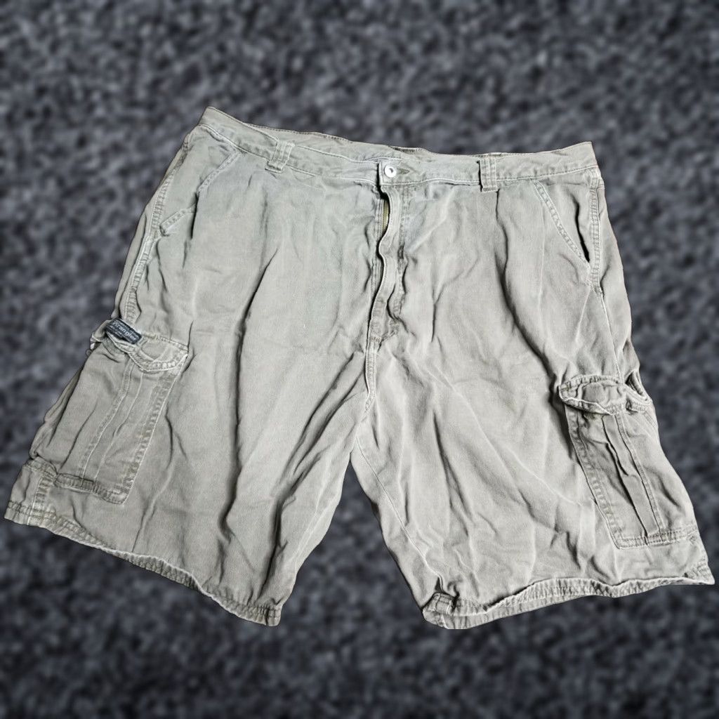 Wrangler Wrangler Mens Cargo Shorts 42 Olive Gray Flat Front Zip Fly Casual Cotton Size US 42 / EU 58 - 1 Thumbnail