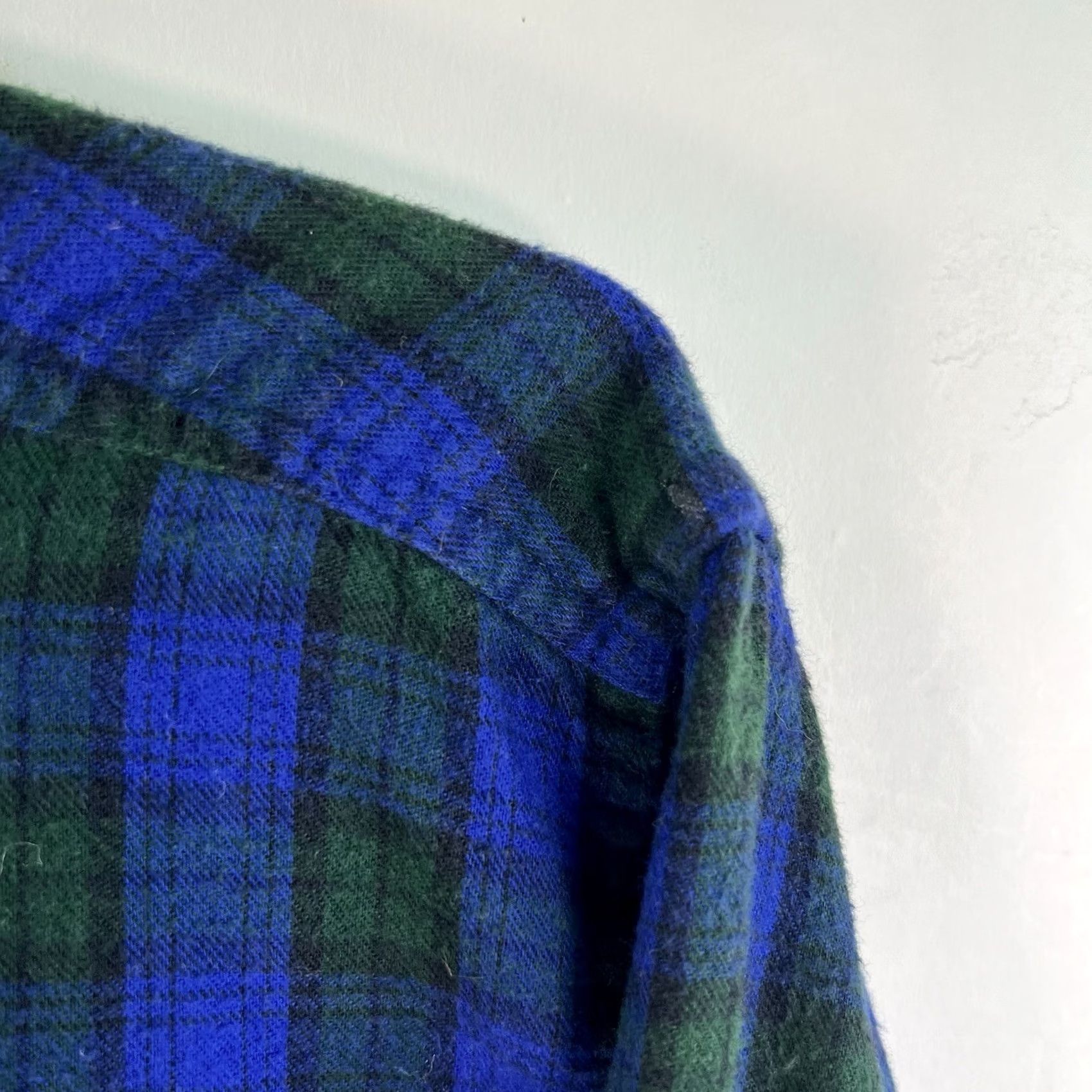 Vintage Woolrich Button-Up Shirt Plaid Flannel Cotton Blue L Mens Size L Casual Travel Pocketed Button-Up Size US L / EU 52-54 / 3 - 2 Thumbnail
