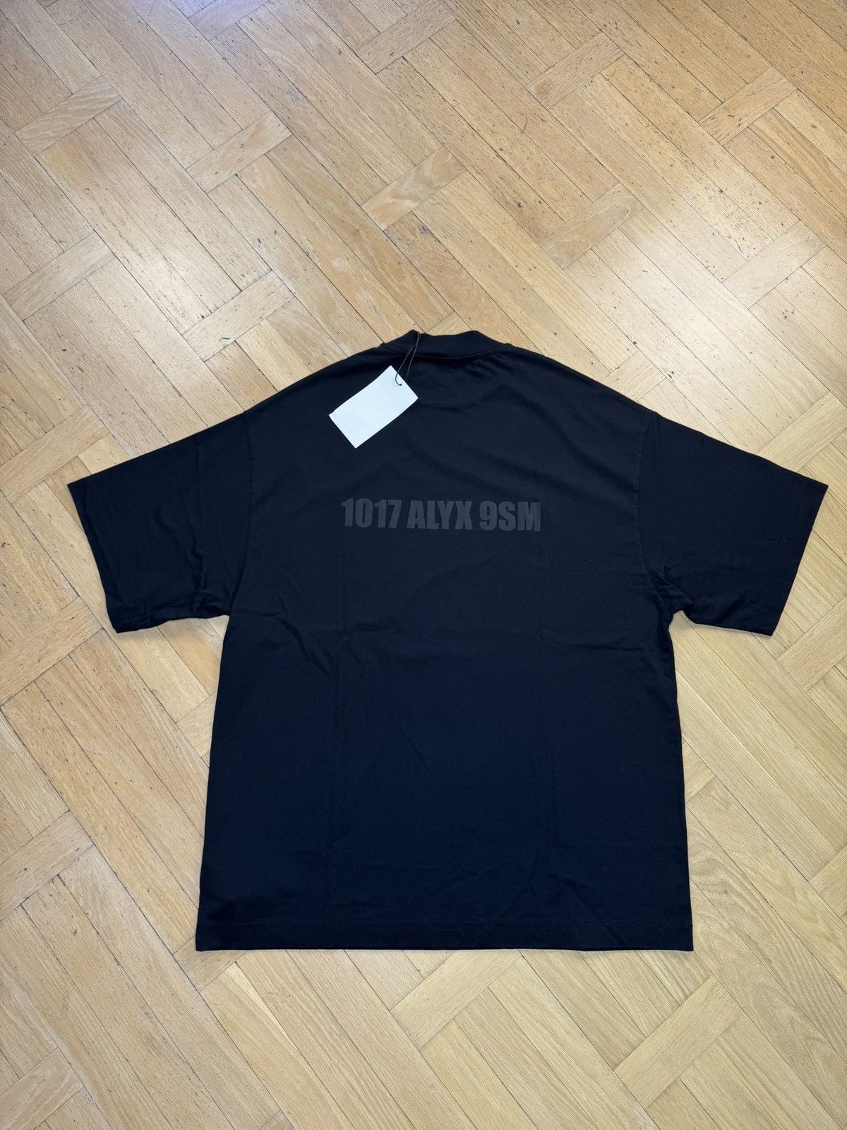 1017 ALYX 9SM 1017 ALYX 9SM REVERSE LOGO OVERSIZE T-SHIRT Size US S / EU 44-46 / 1 - 2 Thumbnail