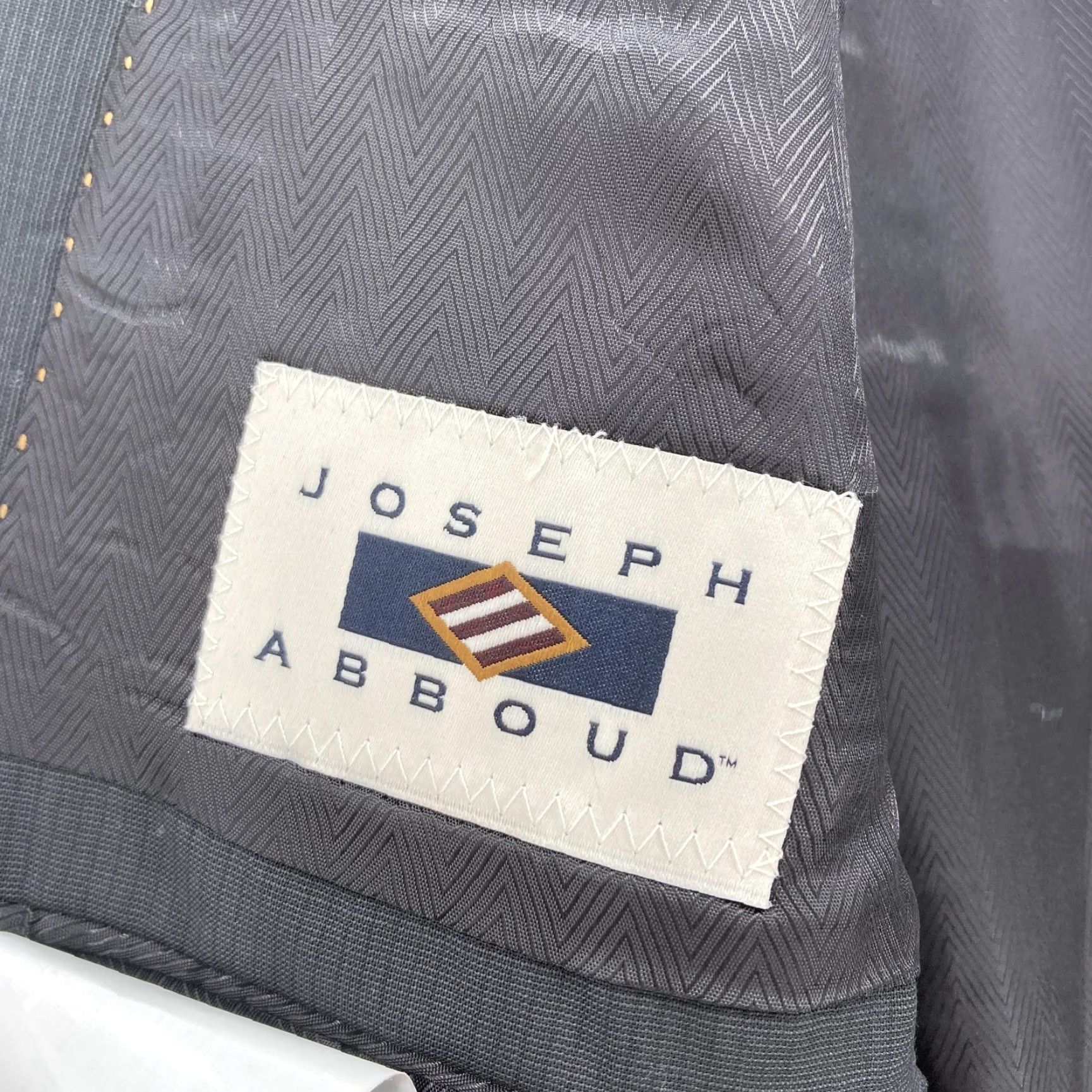 Joseph Abboud VINTAGE Joseph Abboud Blazer 44L Charcoal Pinstripe Slim Fit Super 110s Zignone Italian Jacket/Coat Size 44R - 5 Thumbnail