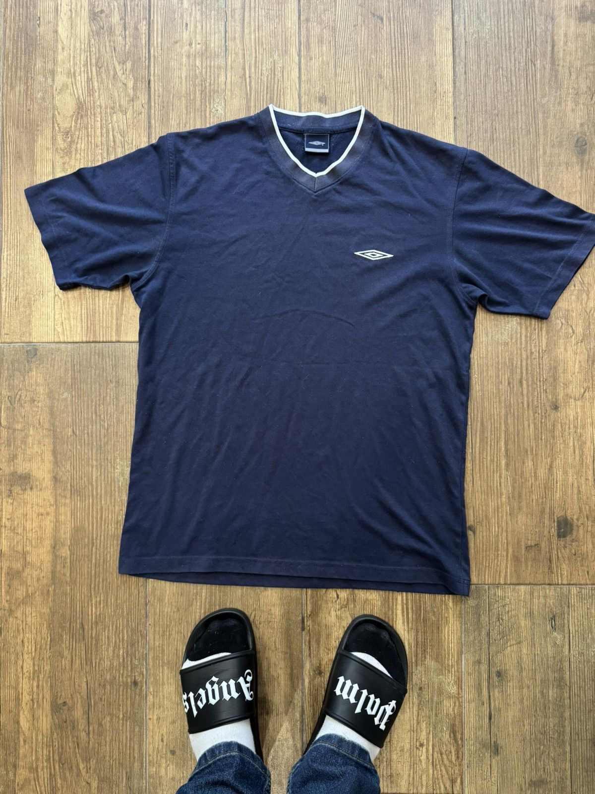 Umbro Umbro V-Neck Vintage T-Shirt Size US M / EU 48-50 / 2 - 1 Thumbnail