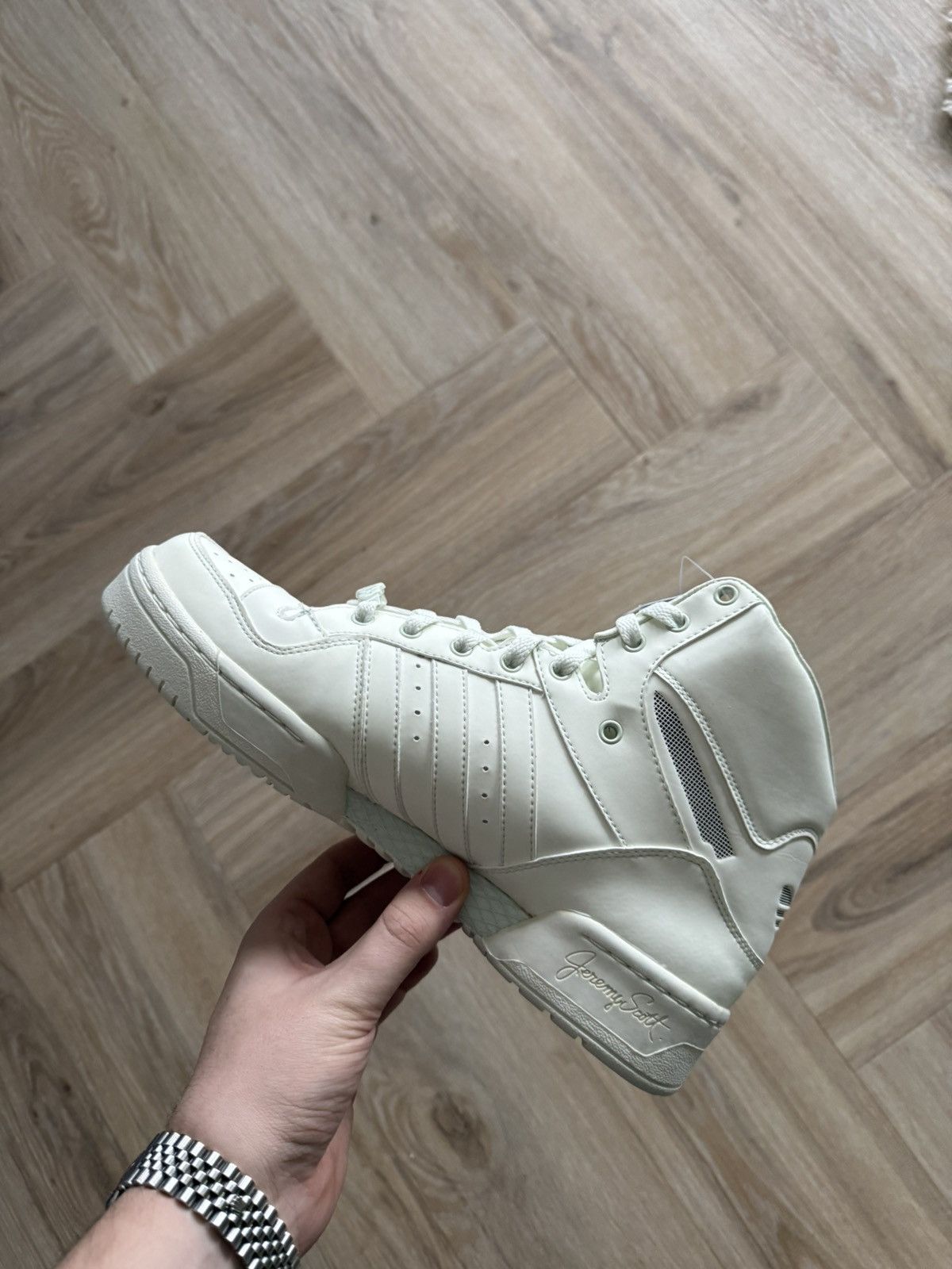 Adidas × Jeremy Scott Jeremy Scott x Adidas Wings Glow in the Dark Size 44 Size US 10 / EU 43 - 3 Thumbnail