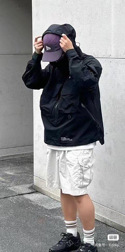 And Wander andwander Oversized Cargo Shorts Size US 26 / EU 42 - 7 Thumbnail