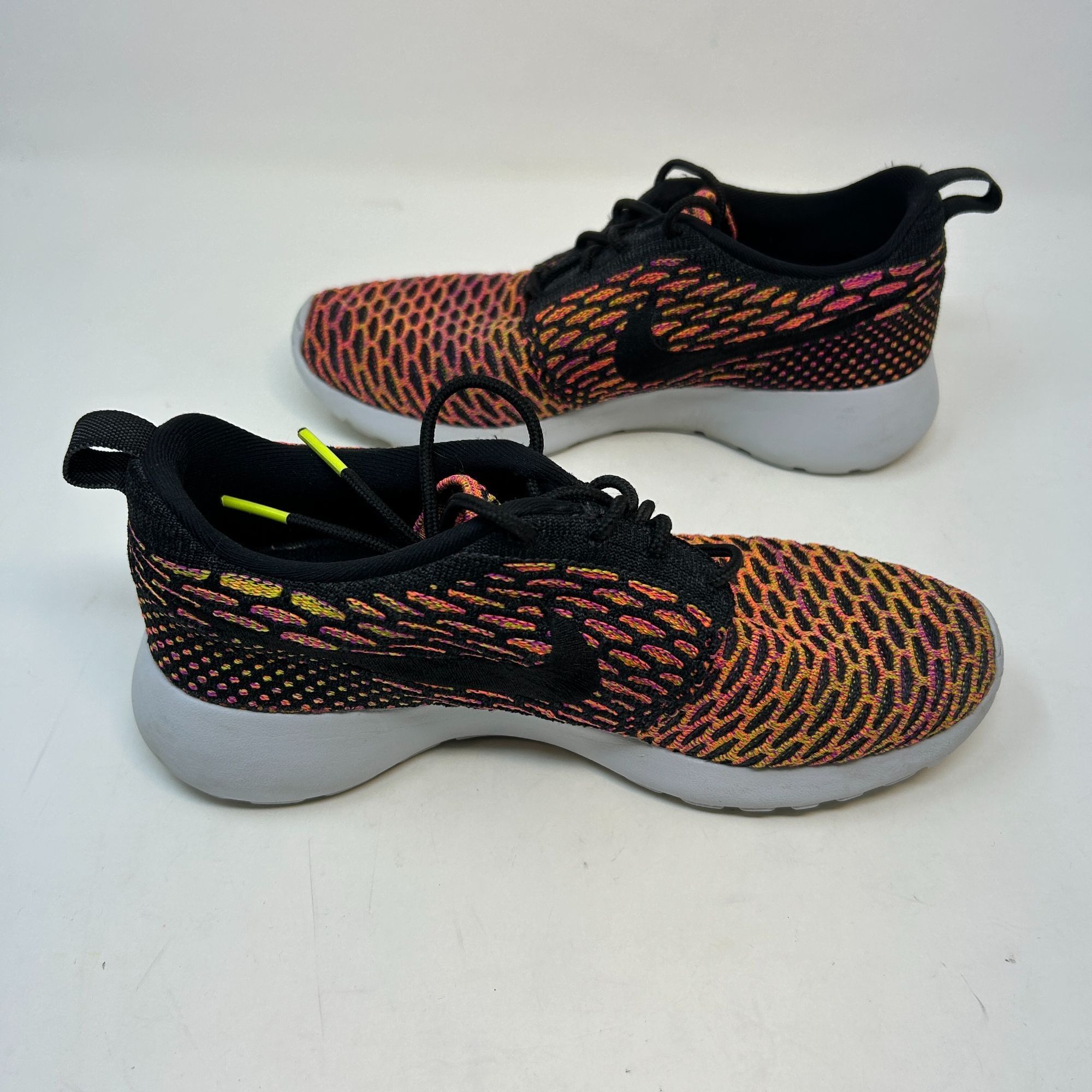 Nike Nike Womens Roshe One Flyknit 'Floridian Mix' Size 5.5 Size US 5.5 / IT 35.5 - 9 Thumbnail