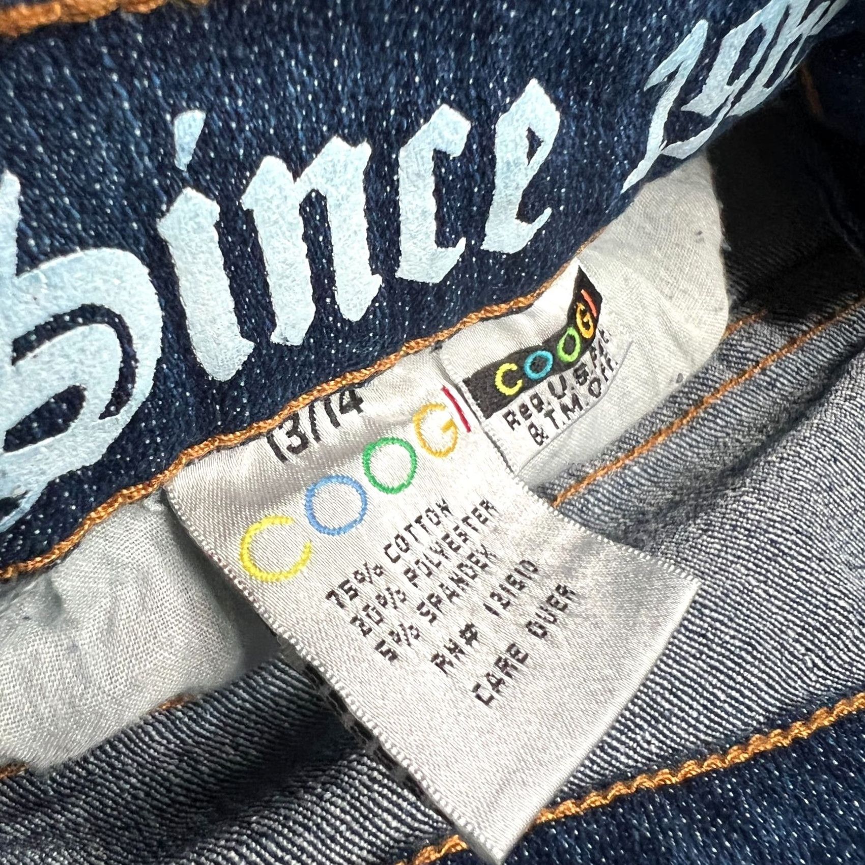 Coogi VINTAGE Coogi Jeans Women’s 3/4 Medium Wash Denim Embroidered Crest Pockets 5-Pocket Straight Regular Zip Size 24" / US 00 / IT 34 - 5 Thumbnail