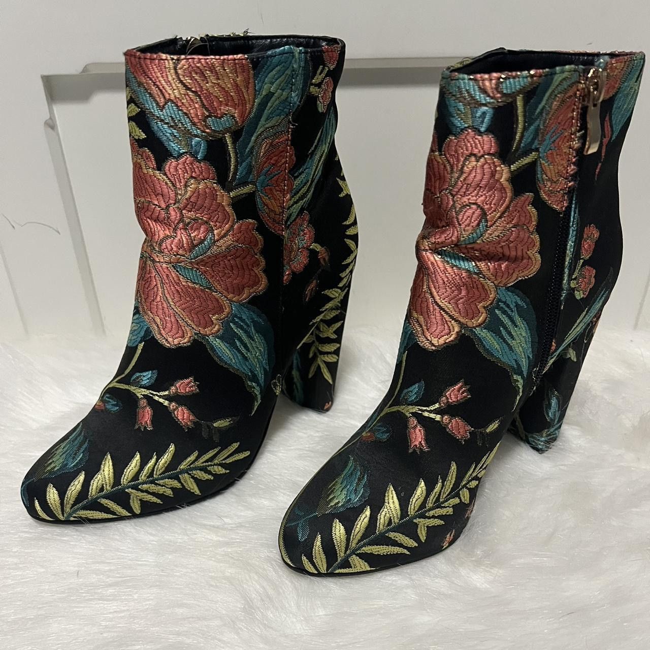 Neiman Marcus Floral Ankle Boots Size US 7.5 / IT 37.5 - 2 Thumbnail