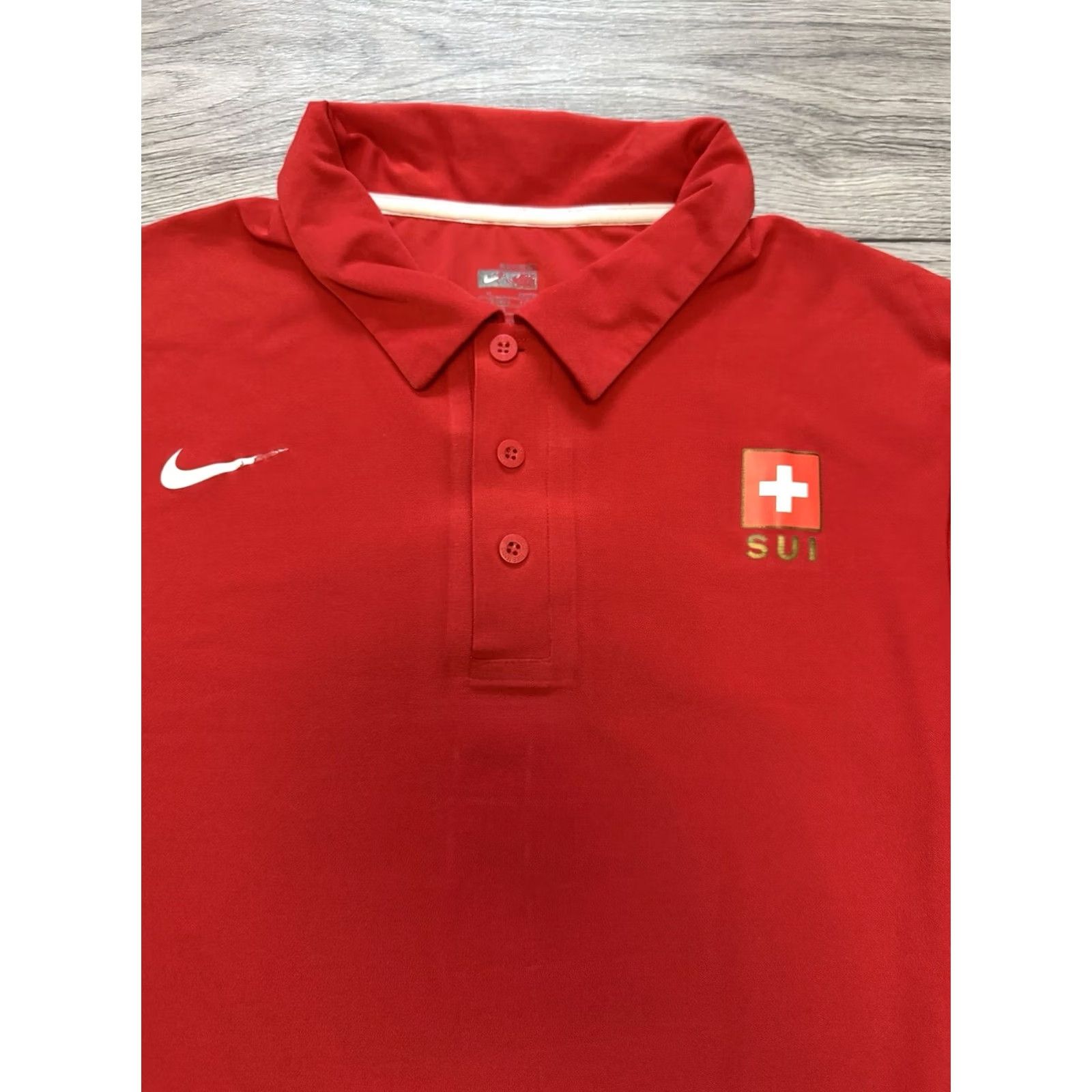 Nike VINTAGE Roger Federer 2010 DAVIS CUP OLYMPICS NIKE Shirt Mens M Red 334860-601 Size US M / EU 48-50 / 2 - 4 Thumbnail