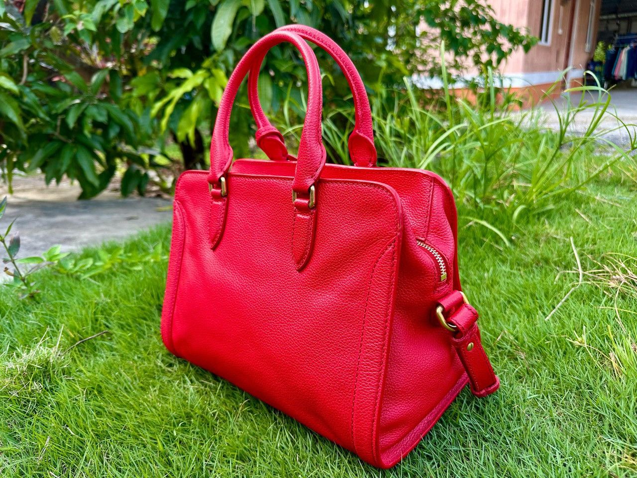 Alexander McQueen Authentic Alexander McQueen Pebbled Leather Tote Bag Size ONE SIZE - 3 Thumbnail