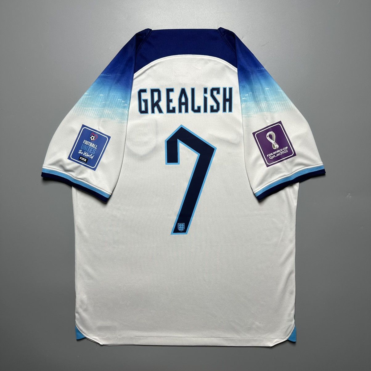 Nike ENGLAND NIKE 2022 WORLD CUP FOOTBALL JERSEY #7 GREALISH Size US M / EU 48-50 / 2 - 1 Thumbnail