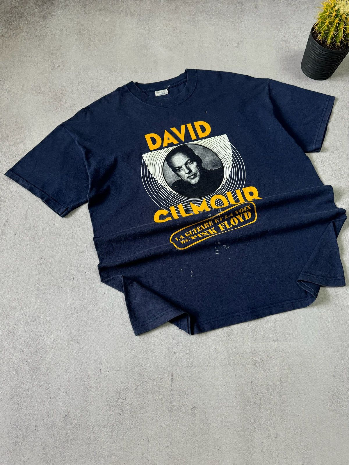 Vintage Vintage 90s David Gilmour T Shirt Tee Pink Floyd Very Rare Size US XL / EU 56 / 4 - 8 Thumbnail