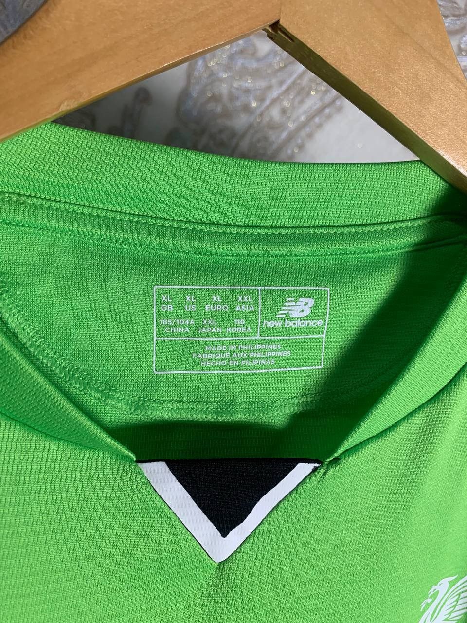 New Balance VINTAGE NEW BALANCE FC LIVERPOOL ENGLAND SOCCER JERSEY RETRO Size US XL / EU 56 / 4 - 7 Thumbnail
