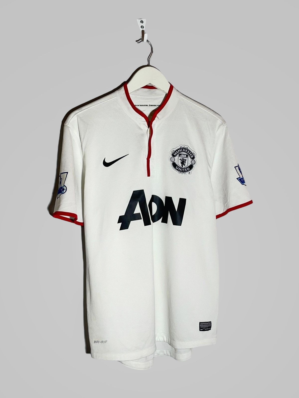 Nike #20 Robin Van Persie Manchester United Nike 2012/13 Jersey Size US M / EU 48-50 / 2 - 3 Thumbnail