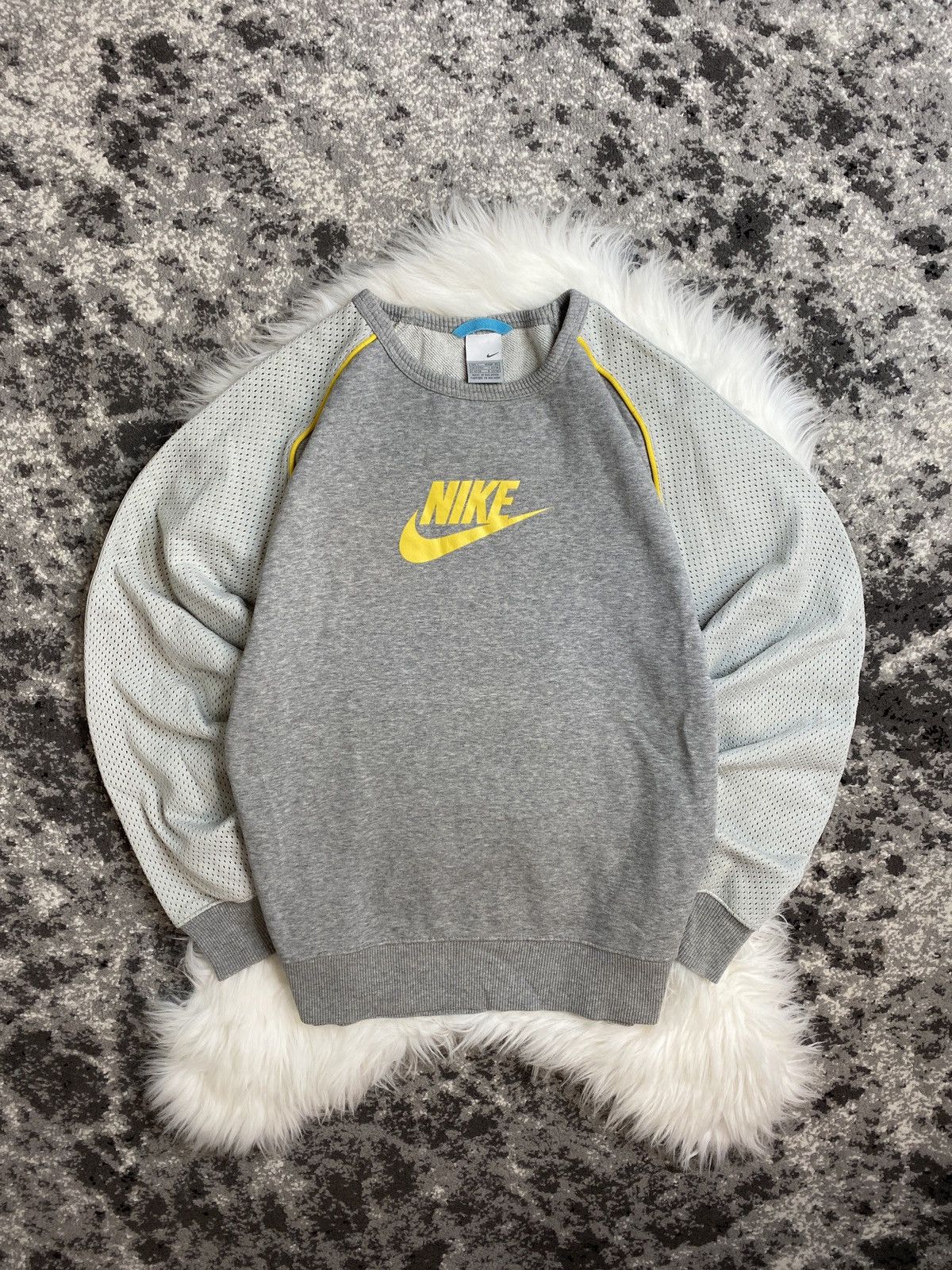 Nike Vintage Y2K Sweatshirt Center Logo Size L