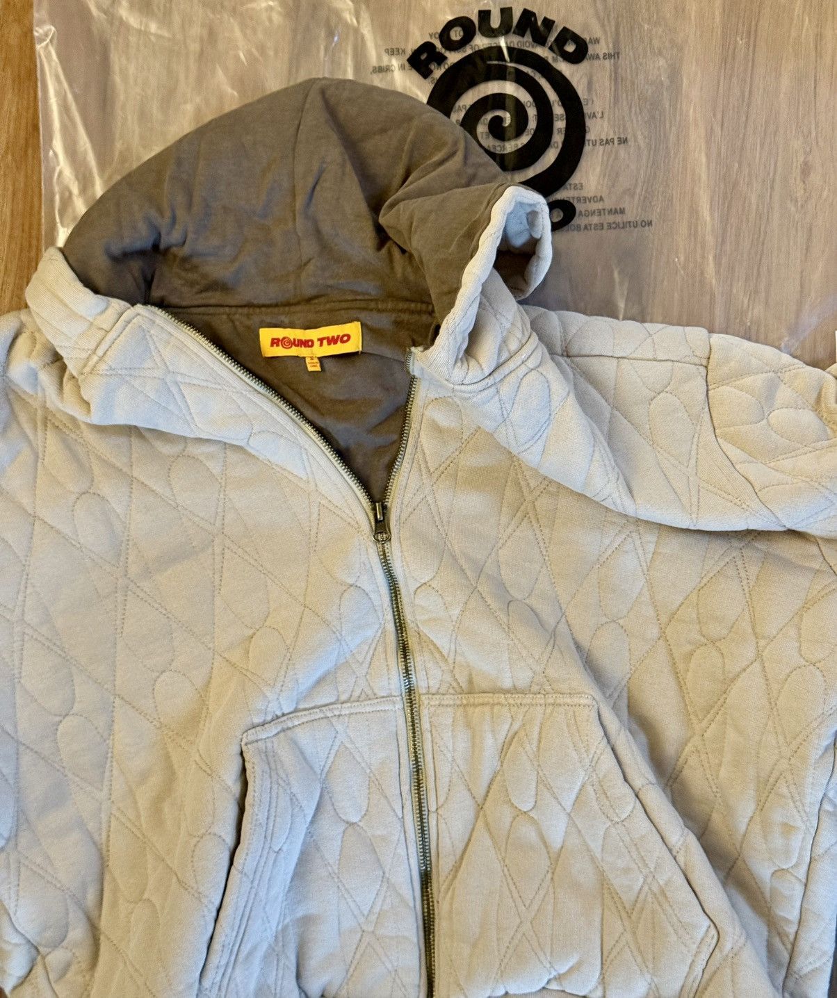 Round Two Round two - Quilted hoodie - Stone - Small oversized Size US S / EU 44-46 / 1 - 2 Thumbnail