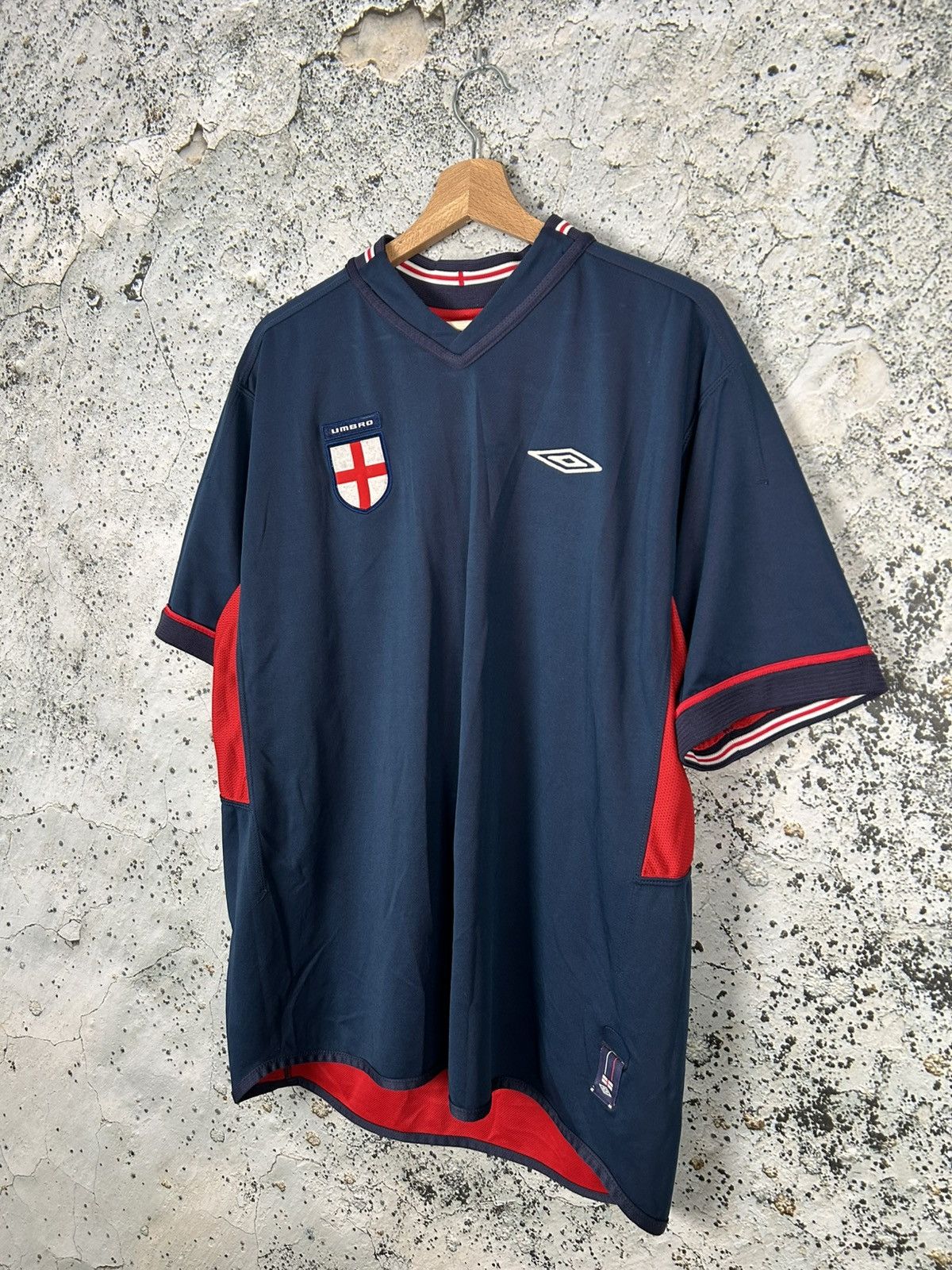 Umbro Vintage England 2004 Reversible Soccer Jersey Football Size US L / EU 52-54 / 3 - 7 Thumbnail